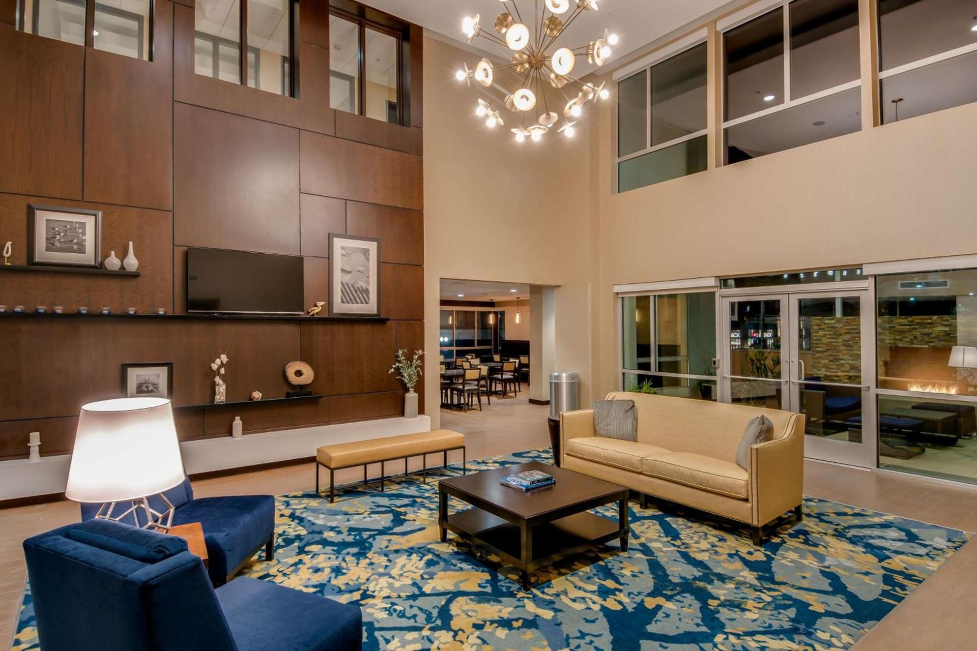 Hampton Inn & Suites Los Angeles - Glendale photo 8