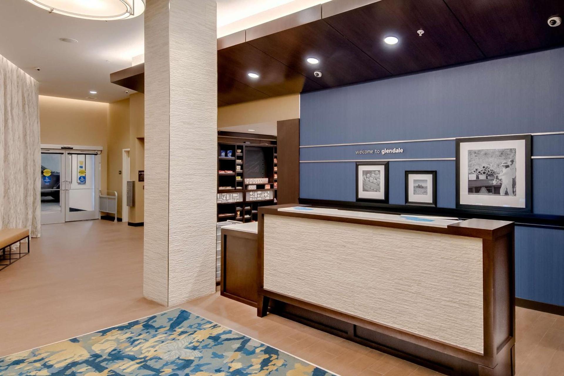 Hampton Inn & Suites Los Angeles - Glendale photo 17