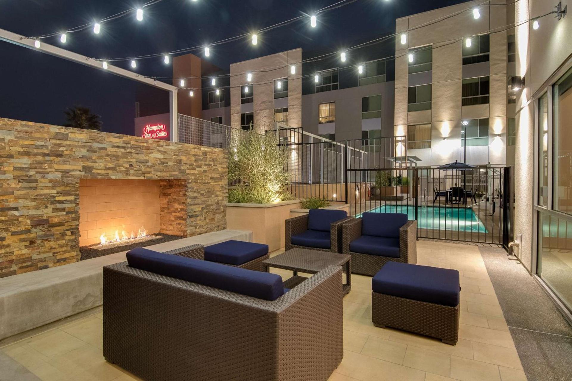 Hampton Inn & Suites Los Angeles - Glendale photo 19