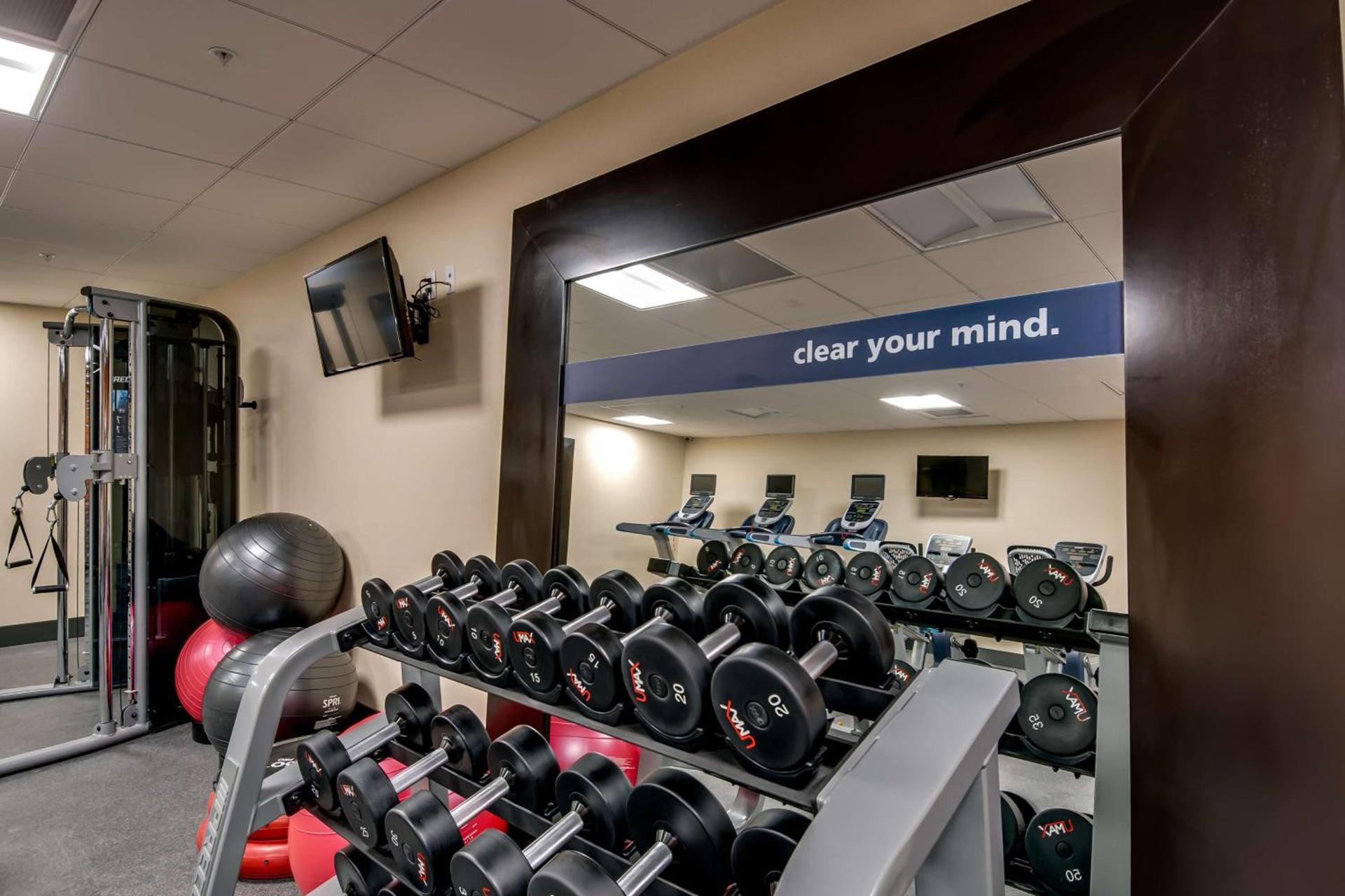 Hampton Inn & Suites Los Angeles - Glendale photo 34