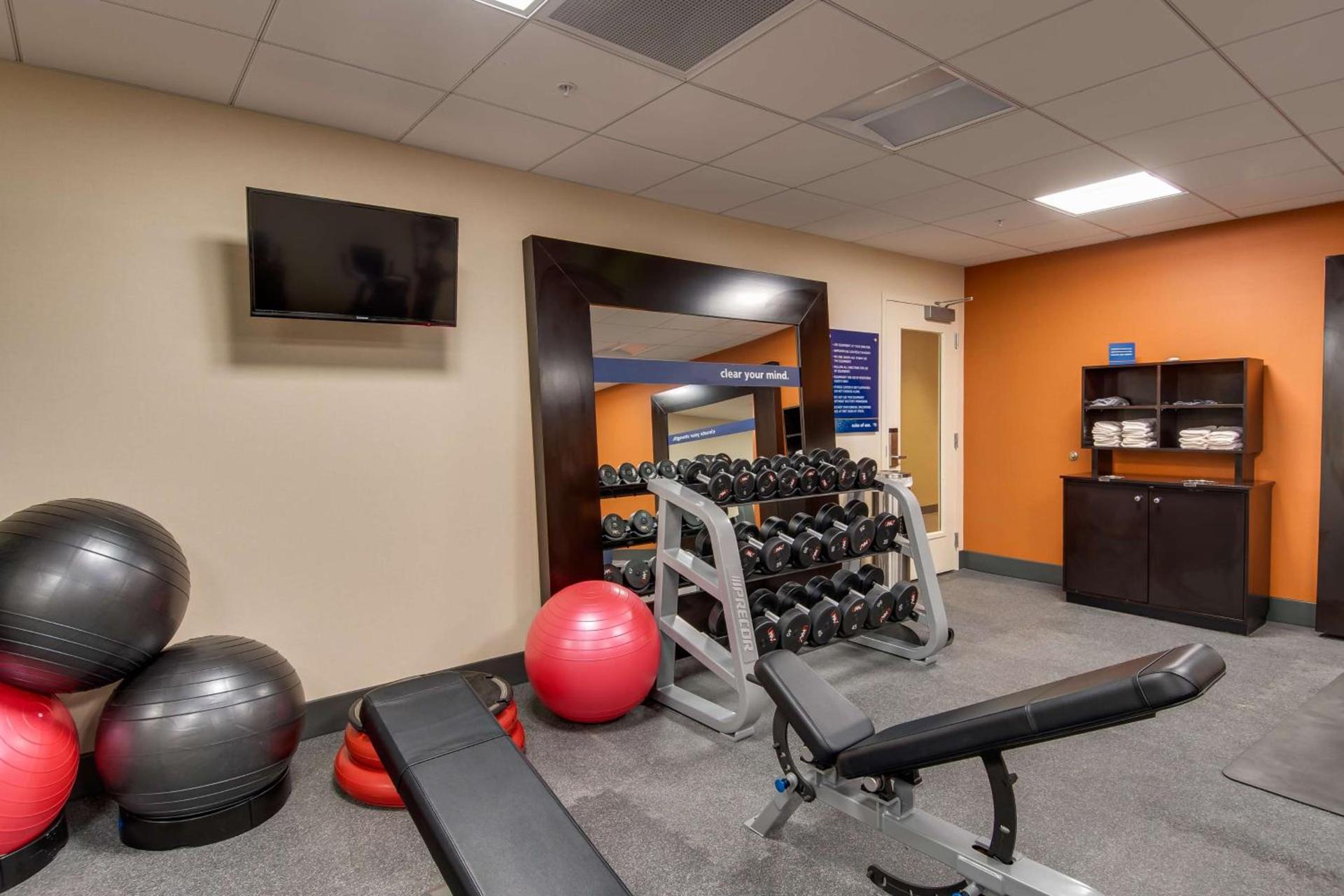 Hampton Inn & Suites Los Angeles - Glendale photo 35