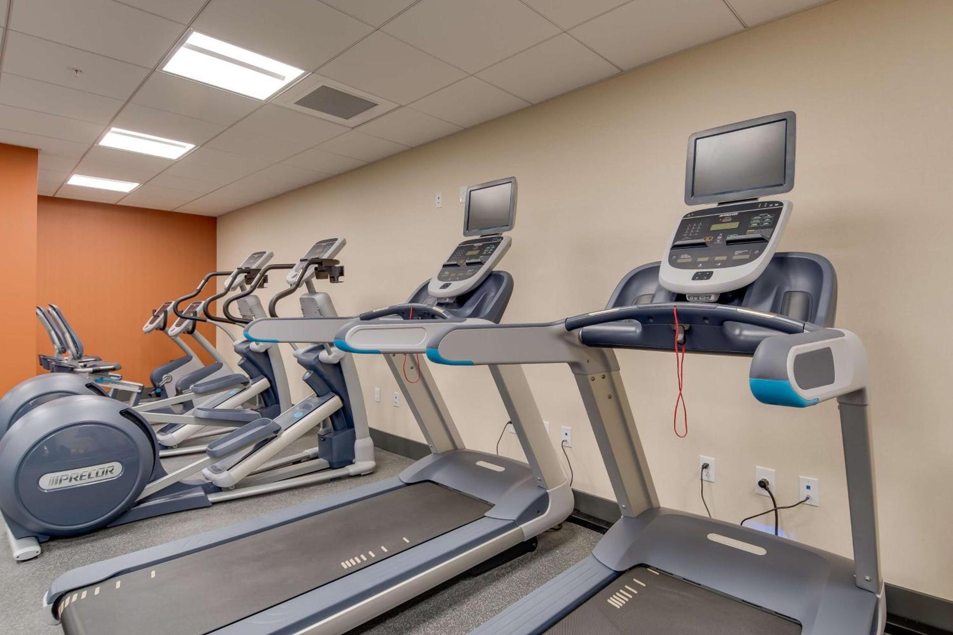 Hampton Inn & Suites Los Angeles - Glendale photo 37