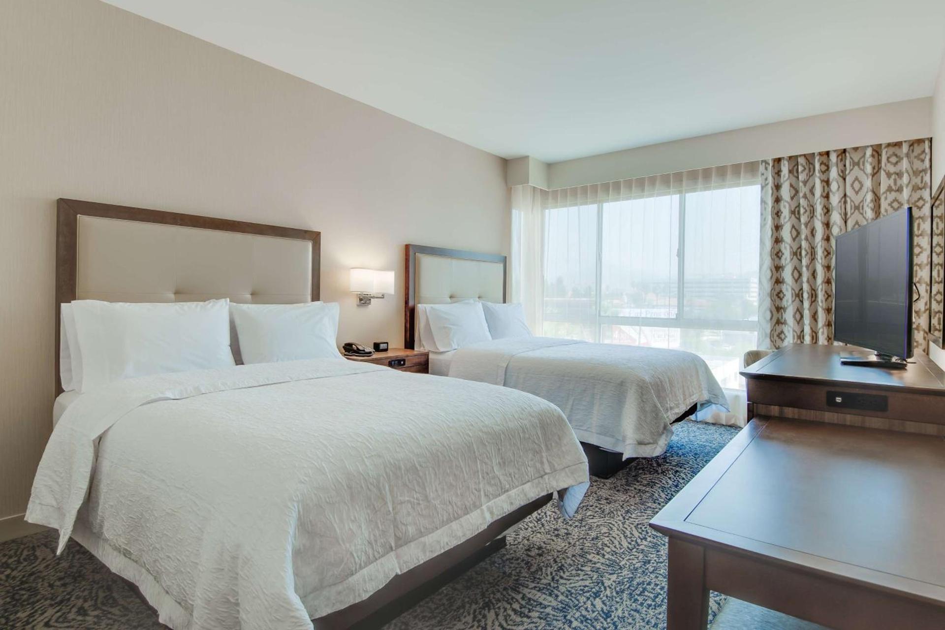 Hampton Inn & Suites Los Angeles - Glendale photo 49