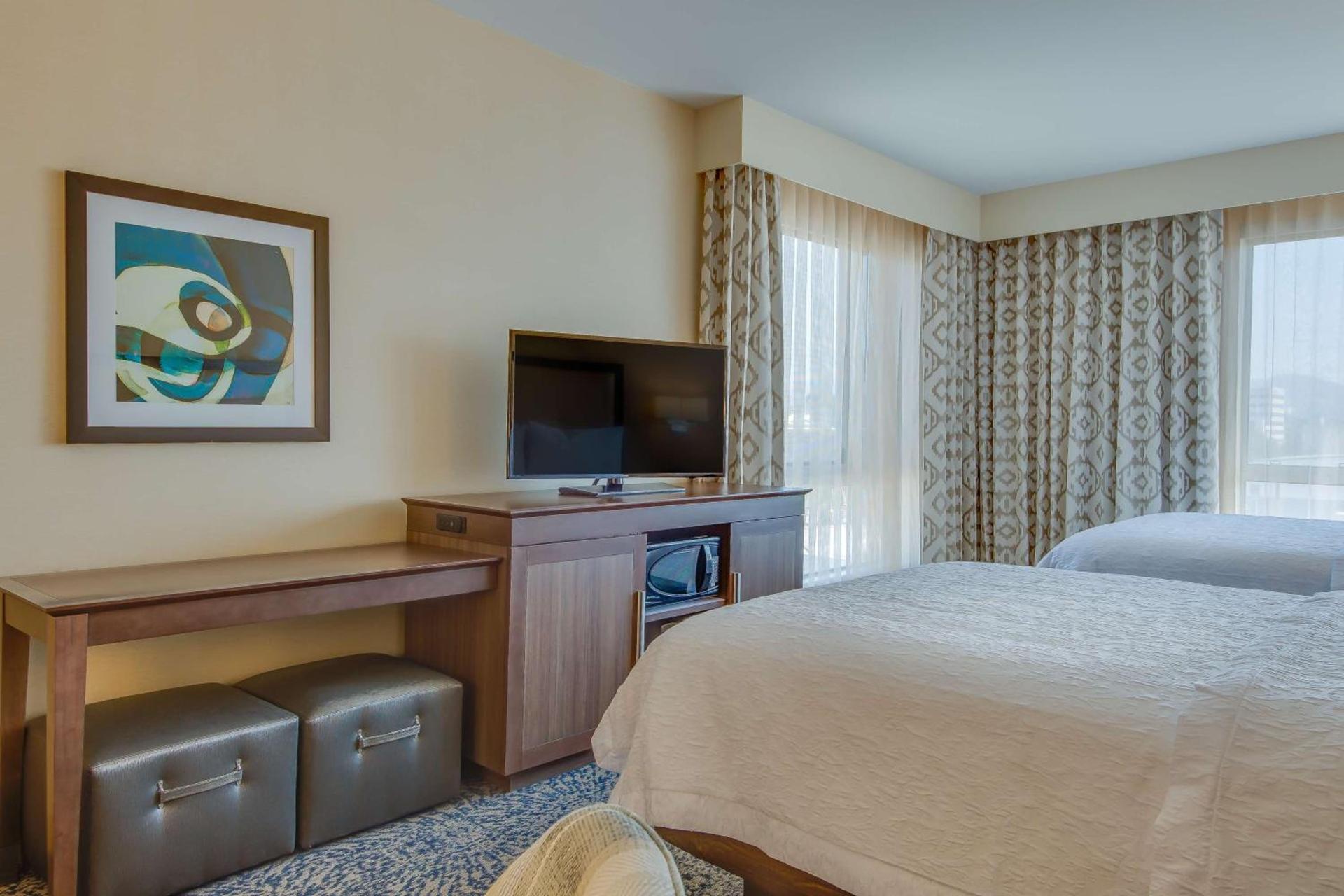 Hampton Inn & Suites Los Angeles - Glendale photo 53