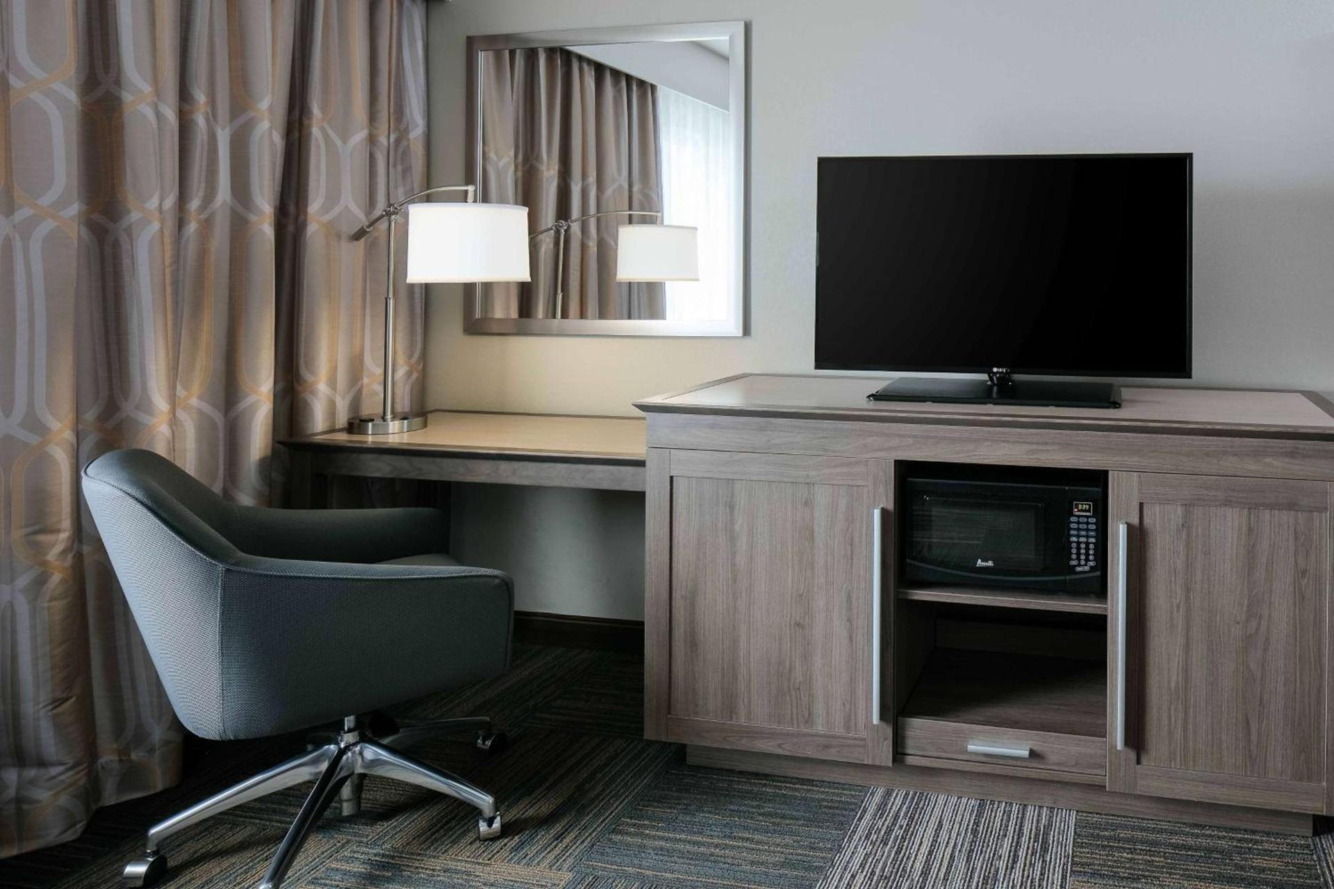 Hampton Inn & Suites-Hudson Wisconsin photo 29