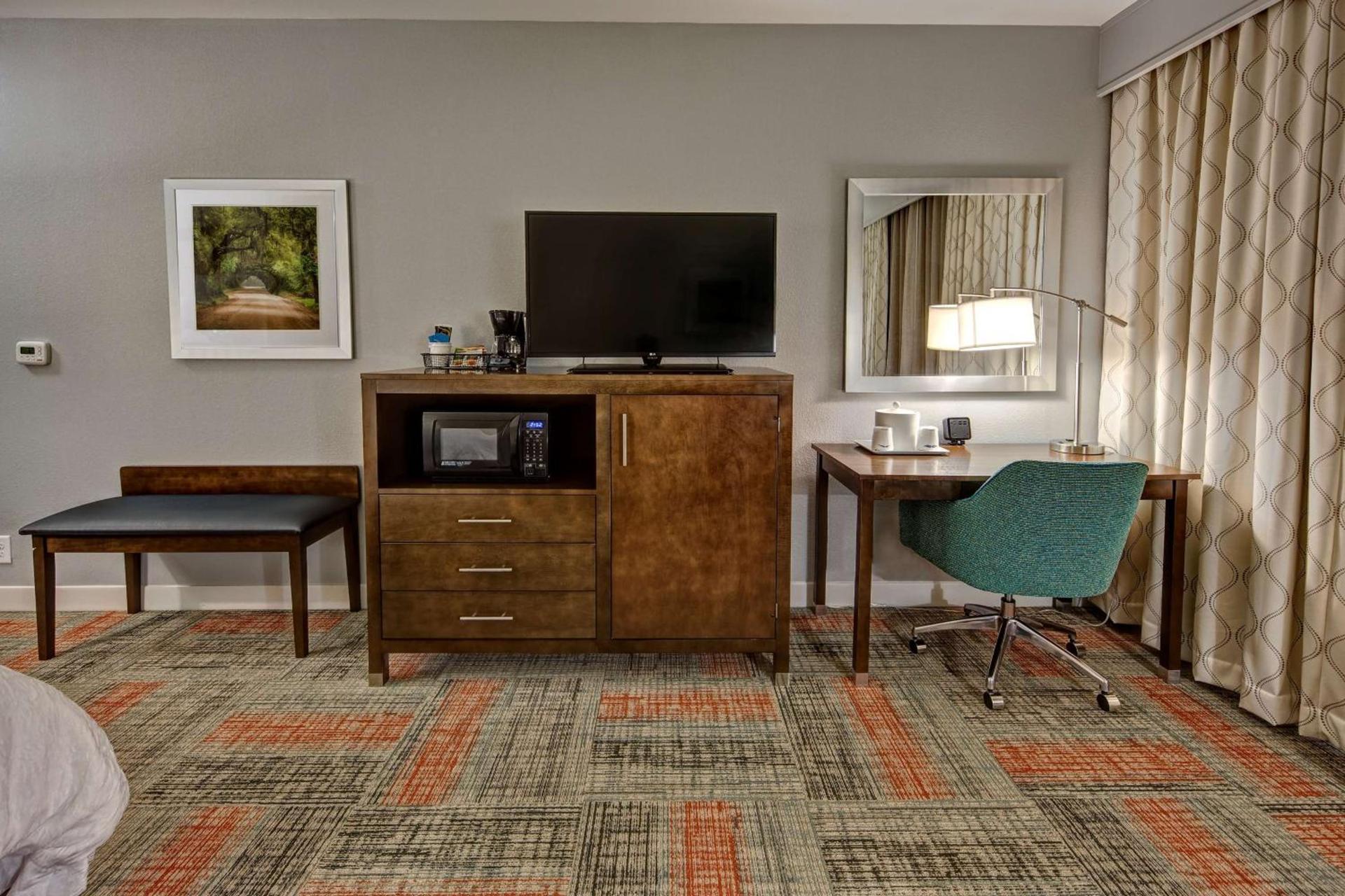 Hampton Inn Summerville SC photo 23