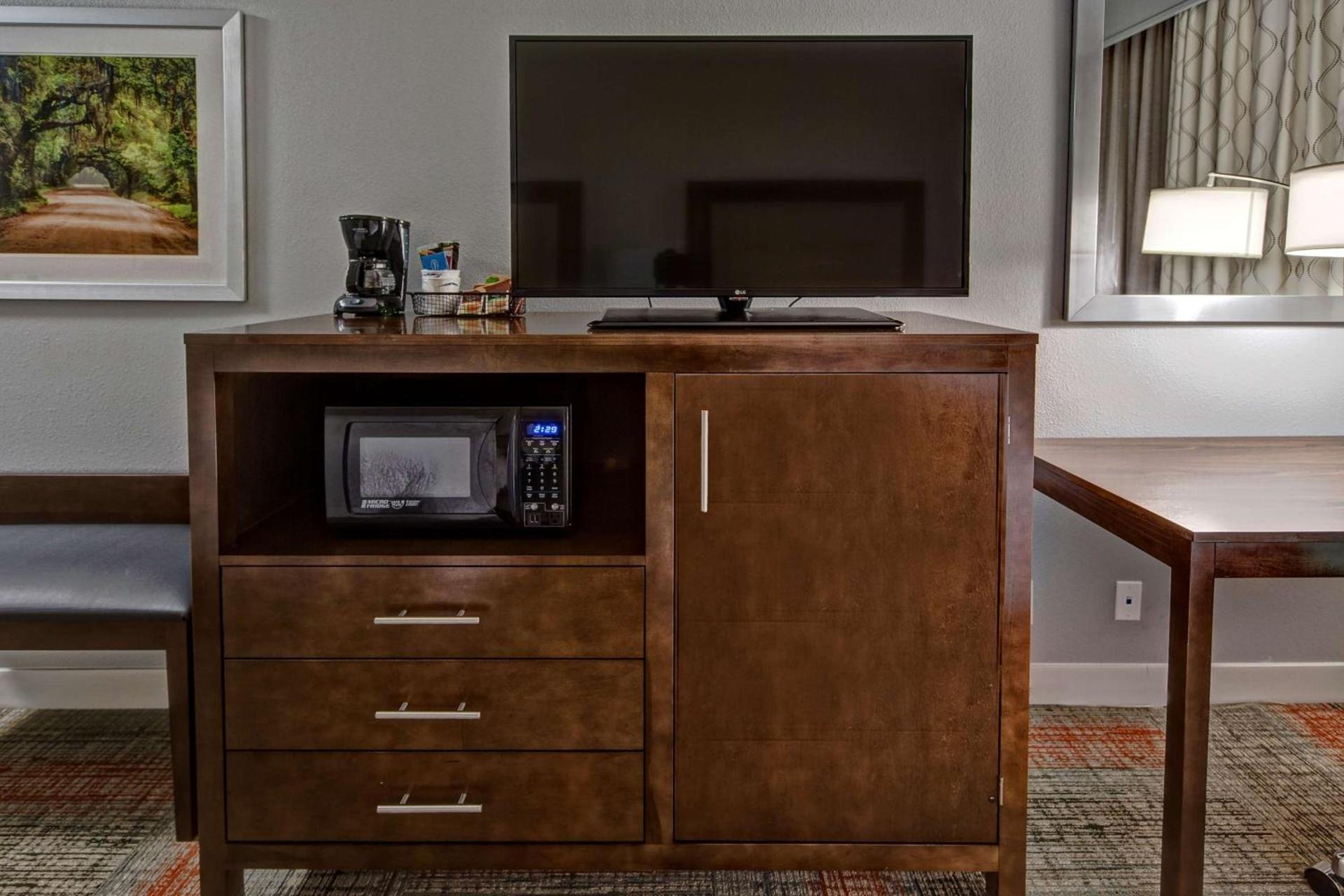 Hampton Inn Summerville SC photo 25