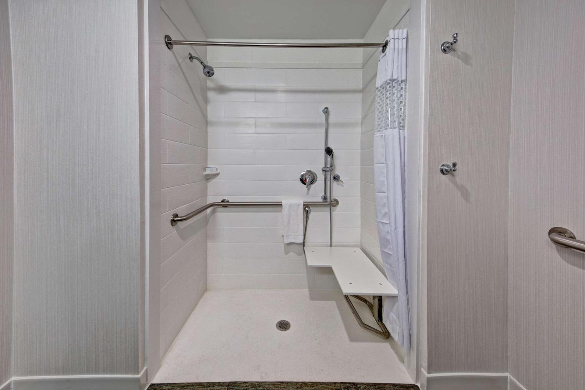 Hampton Inn Summerville SC photo 27