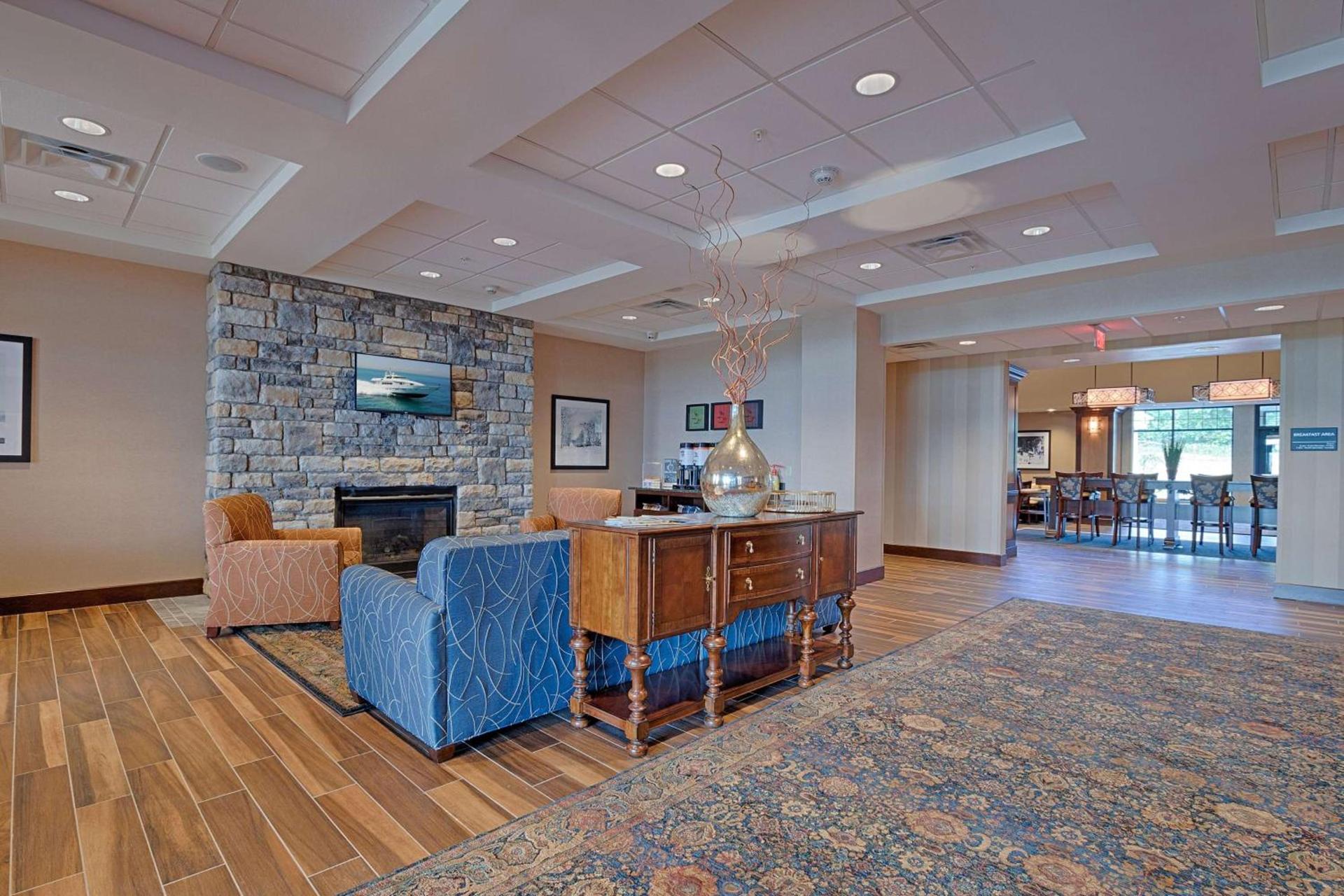 Hampton Inn & Suites Cazenovia, NY photo 6