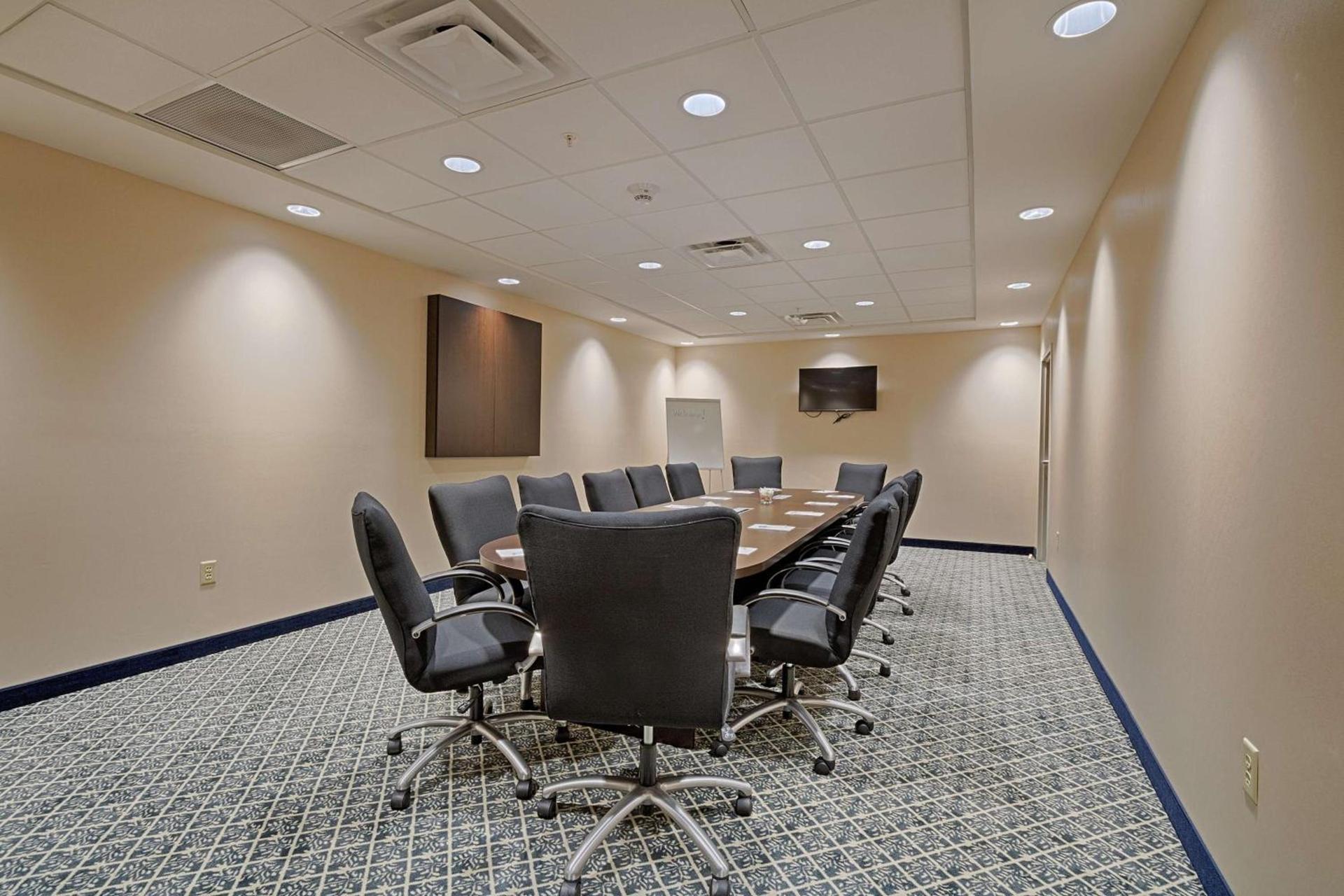 Hampton Inn & Suites Cazenovia, NY photo 29