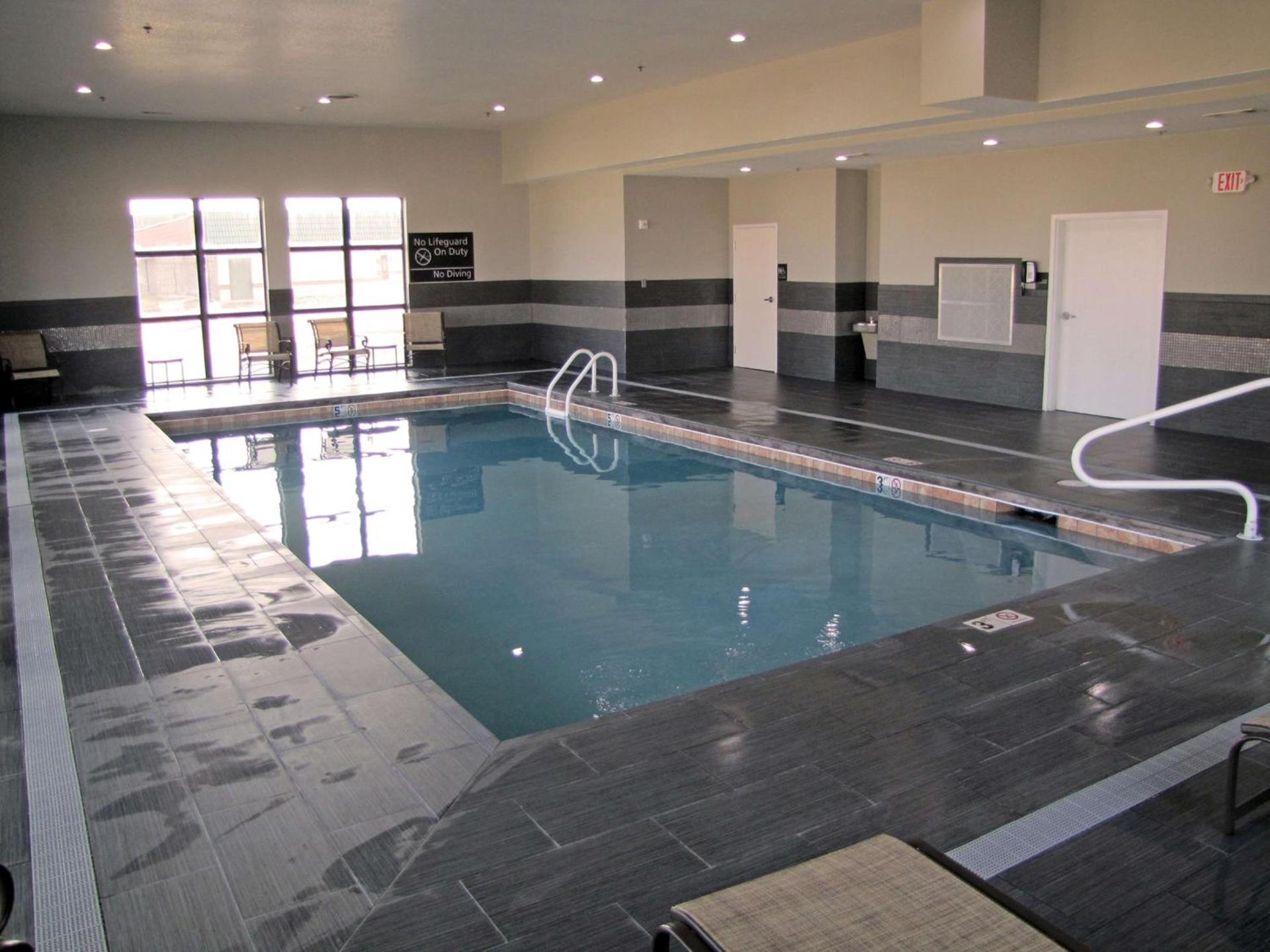 Hampton Inn McPherson photo 7