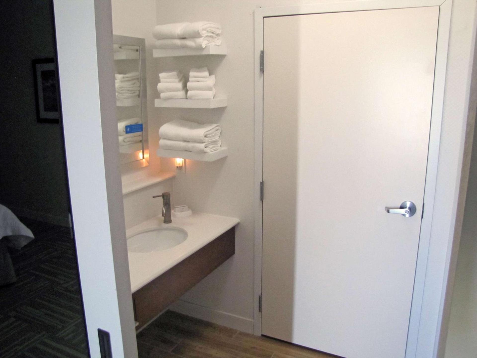 Hampton Inn McPherson photo 21