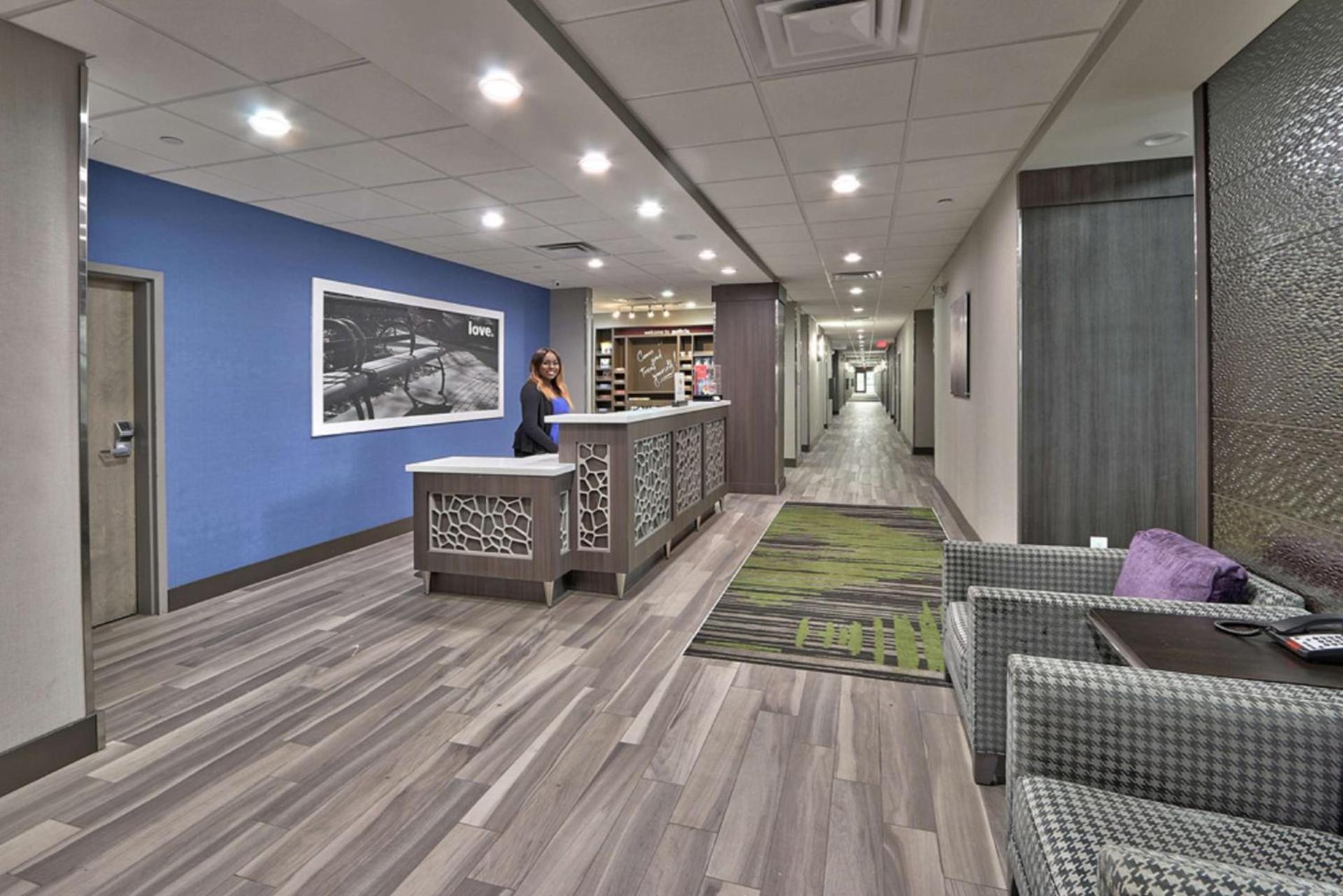 Hampton Inn & Suites Guthrie, OK photo 8