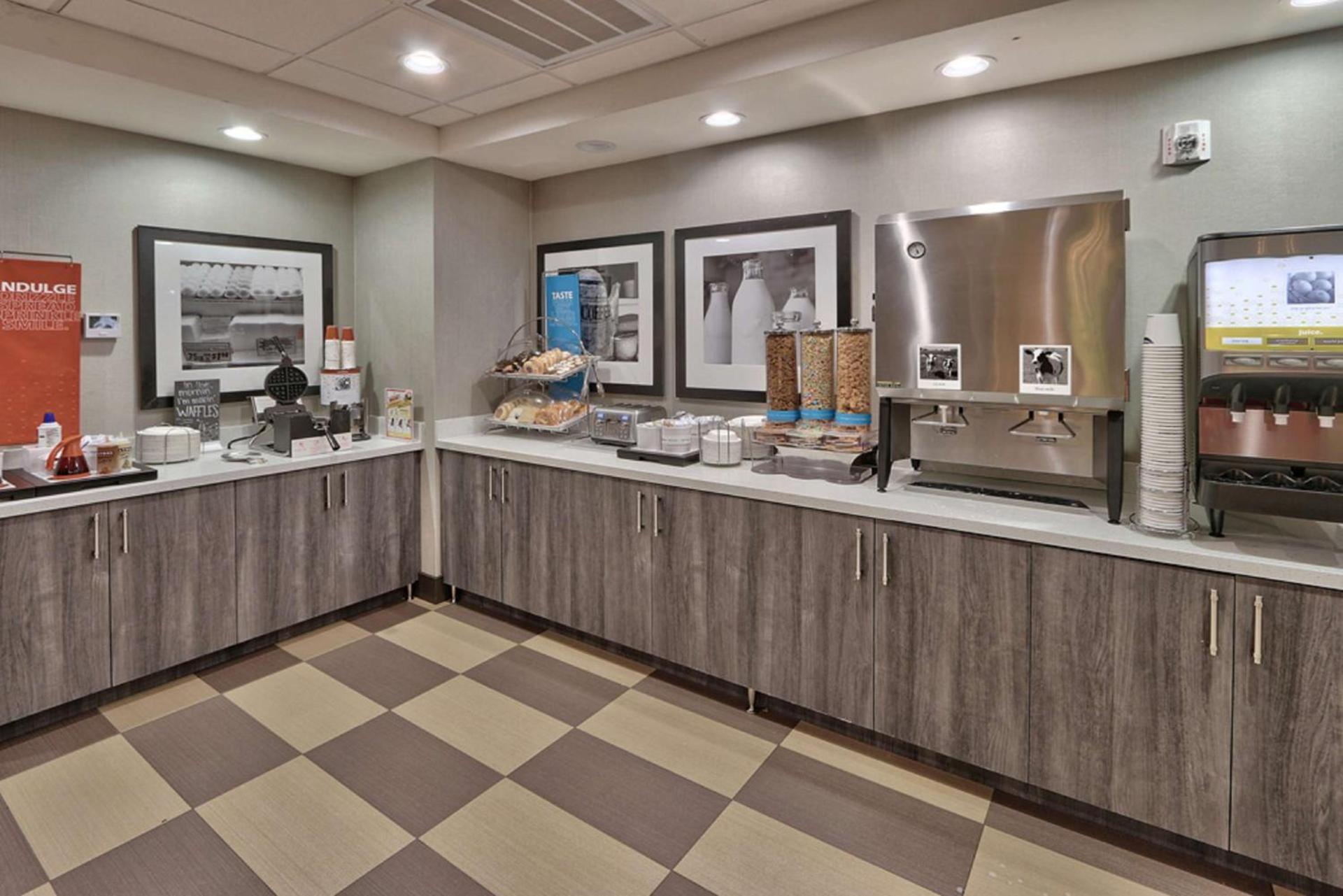 Hampton Inn & Suites Guthrie, OK photo 14