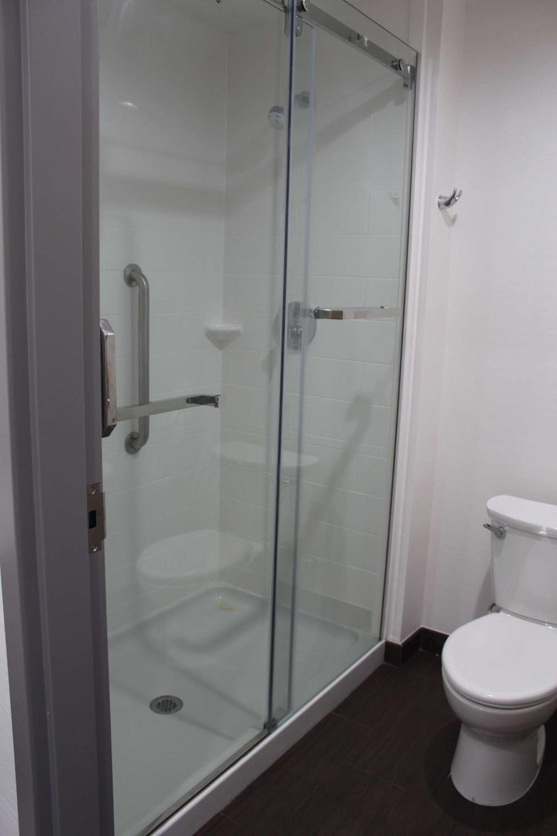 Hampton Inn & Suites Guthrie, OK photo 26