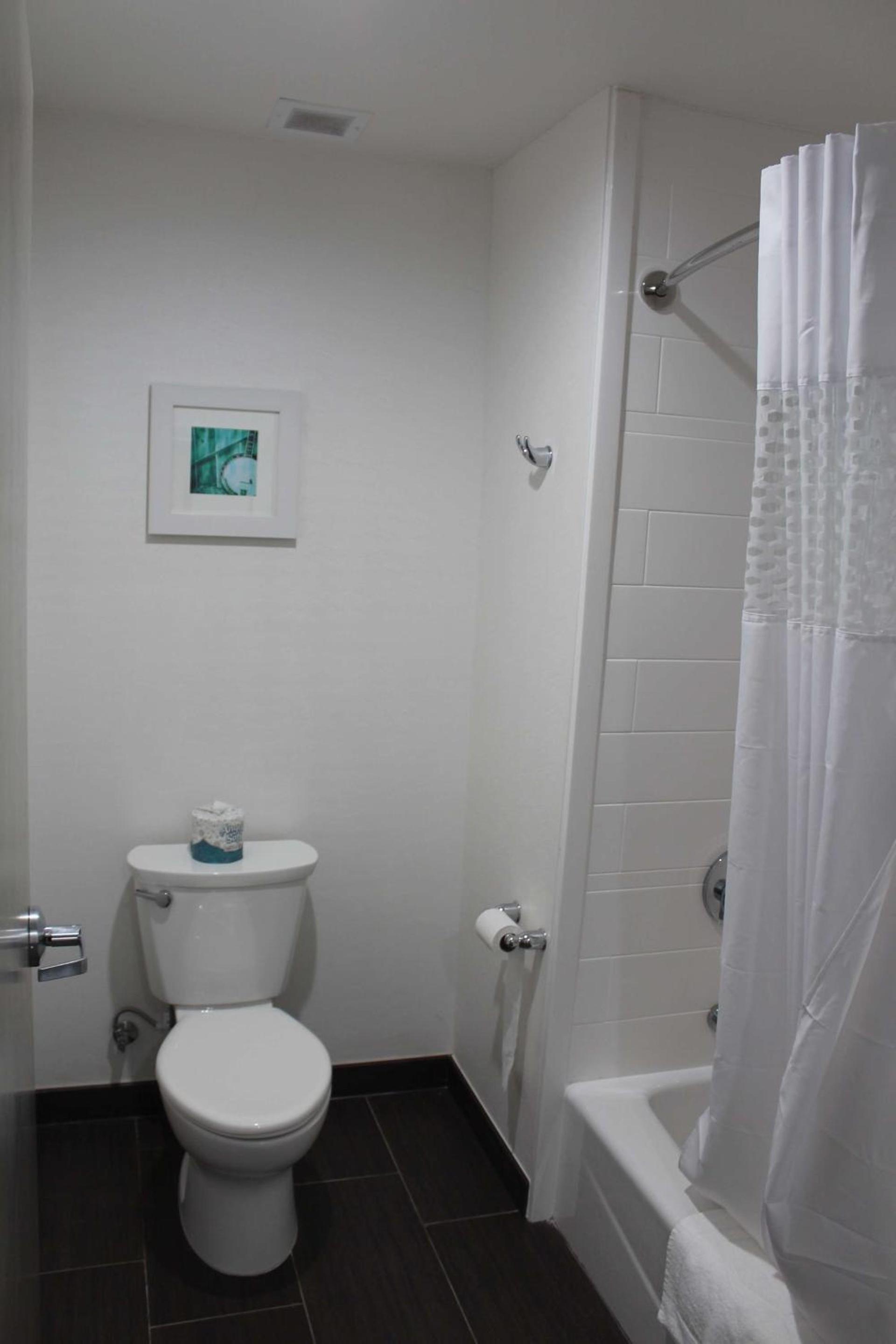 Hampton Inn & Suites Guthrie, OK photo 27