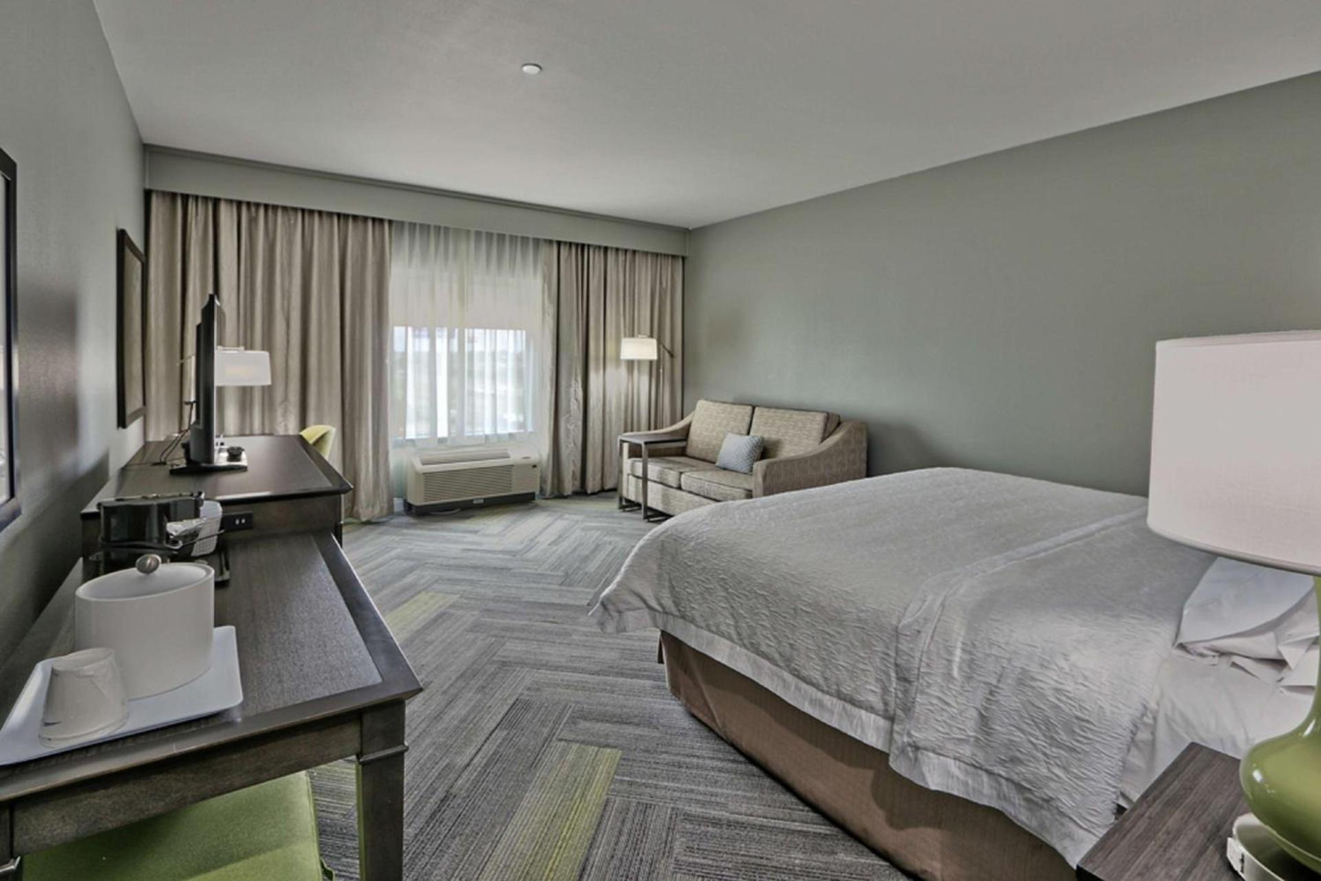 Hampton Inn & Suites Guthrie, OK photo 34