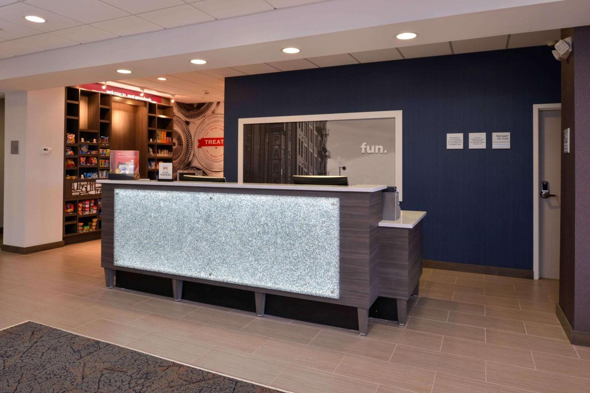 Hampton Inn & Suites Albany-East Greenbush, NY photo 7