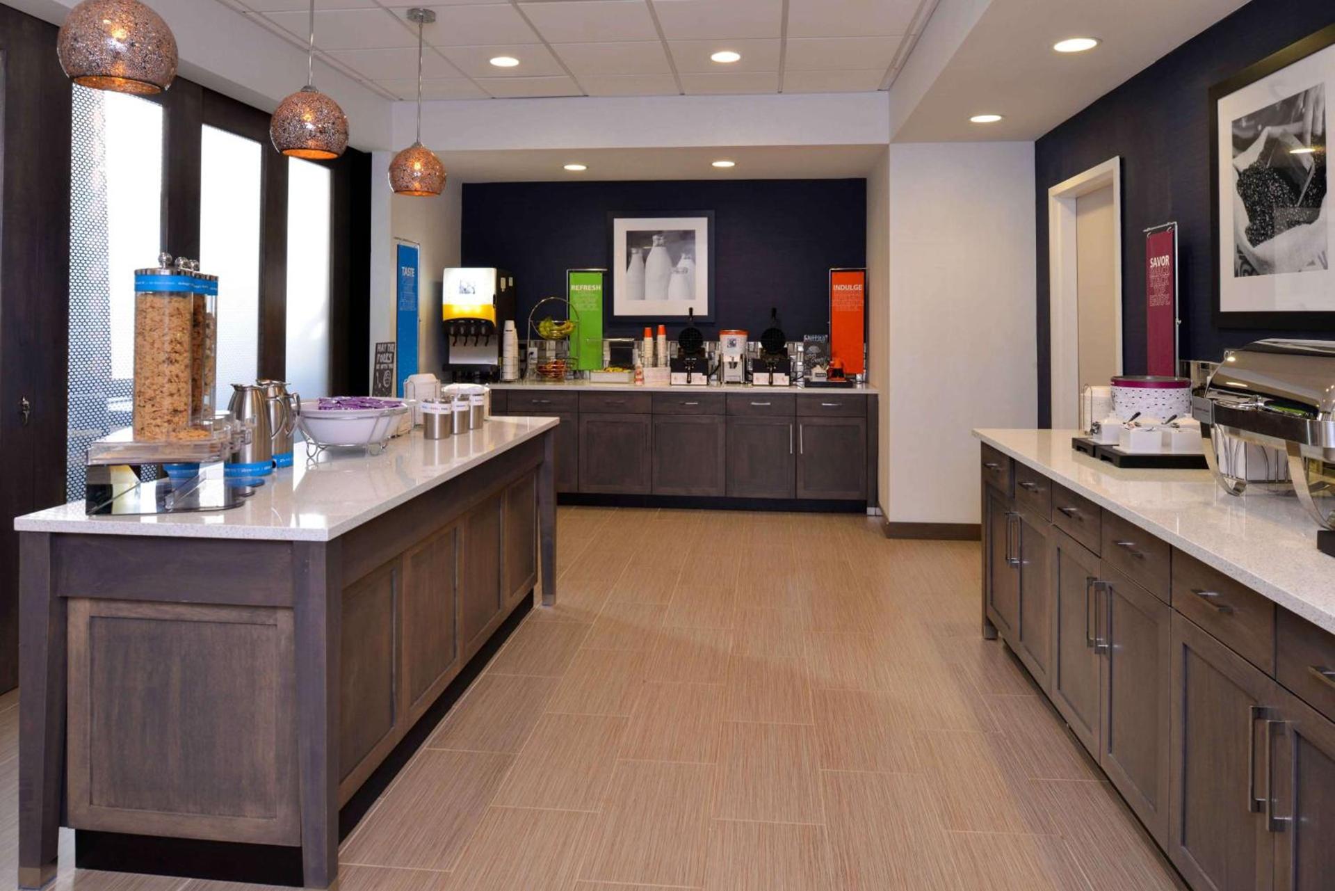 Hampton Inn & Suites Albany-East Greenbush, NY photo 9