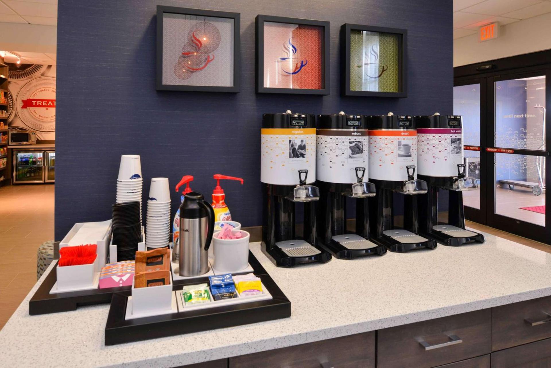 Hampton Inn & Suites Albany-East Greenbush, NY photo 12