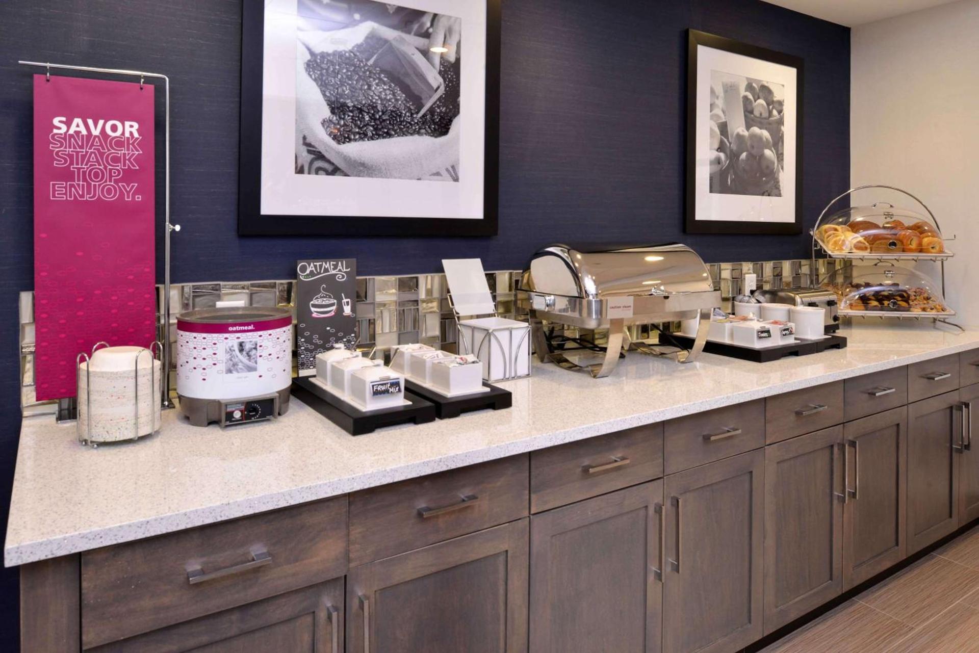 Hampton Inn & Suites Albany-East Greenbush, NY photo 13