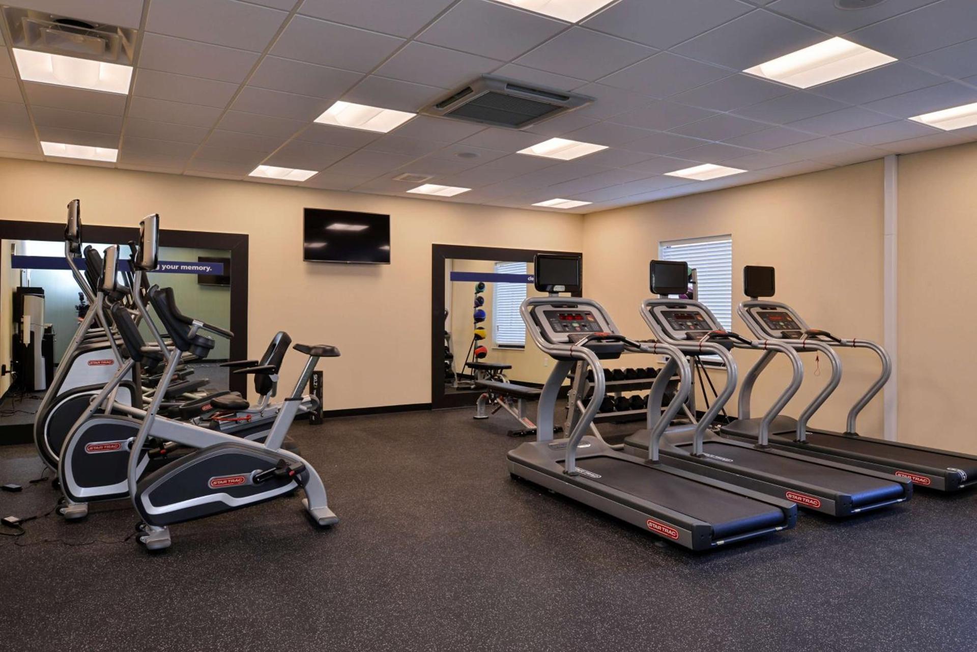 Hampton Inn & Suites Albany-East Greenbush, NY photo 16