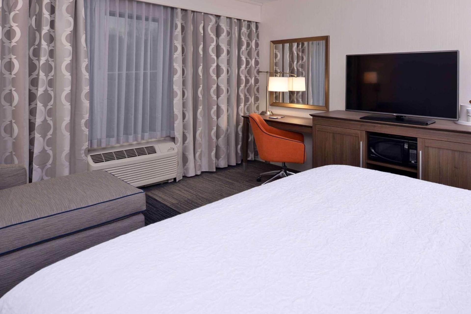Hampton Inn & Suites Albany-East Greenbush, NY photo 23