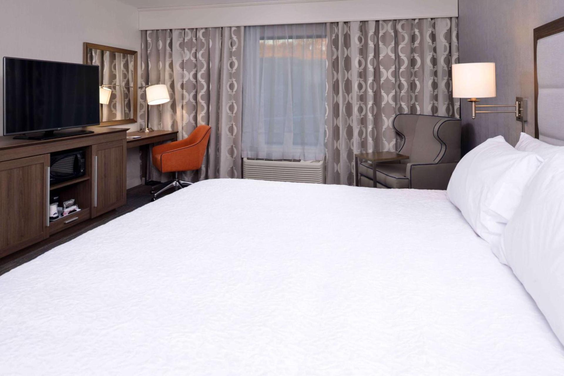 Hampton Inn & Suites Albany-East Greenbush, NY photo 28