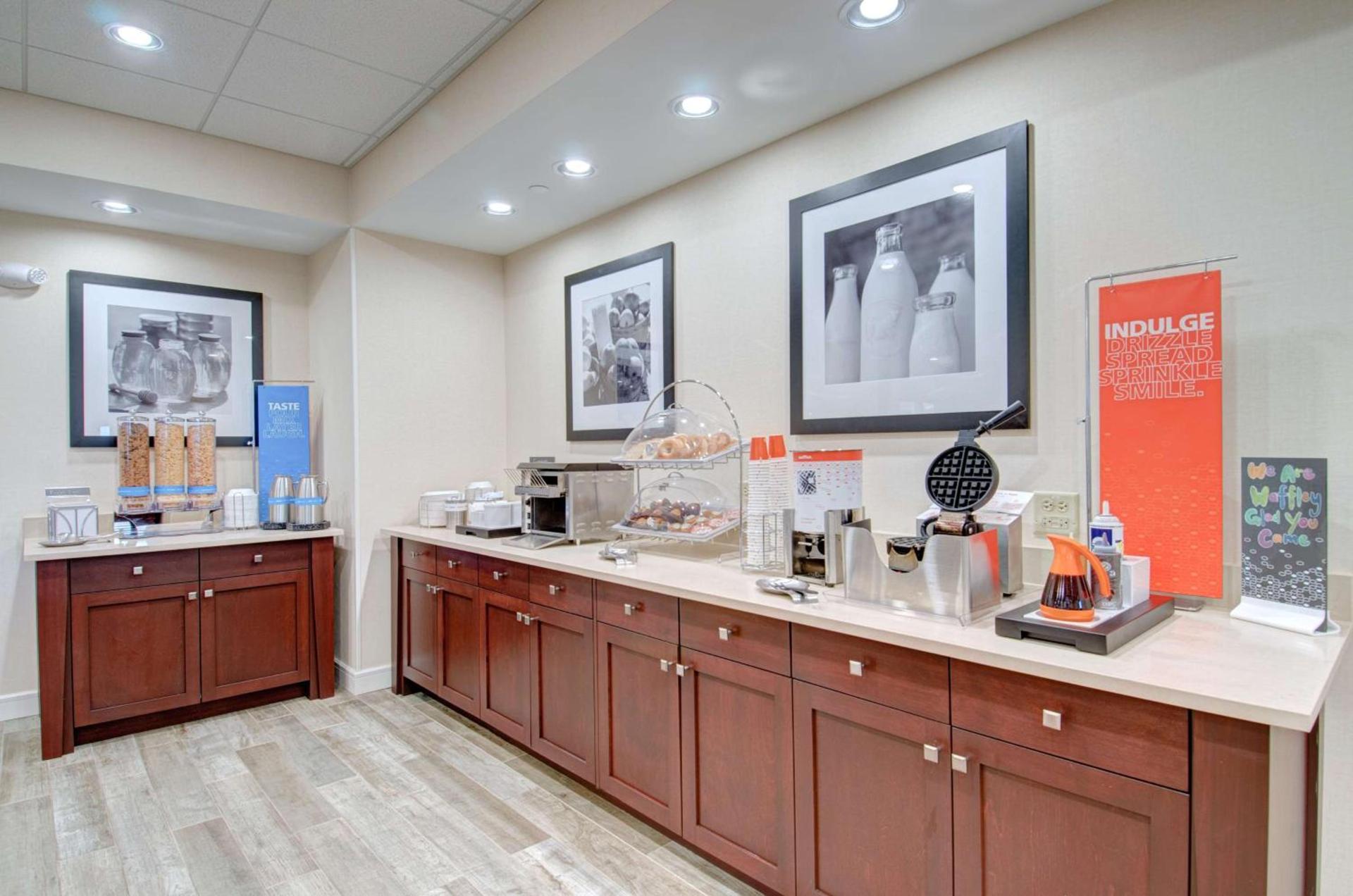 Hampton Inn Boston - Westborough photo 14
