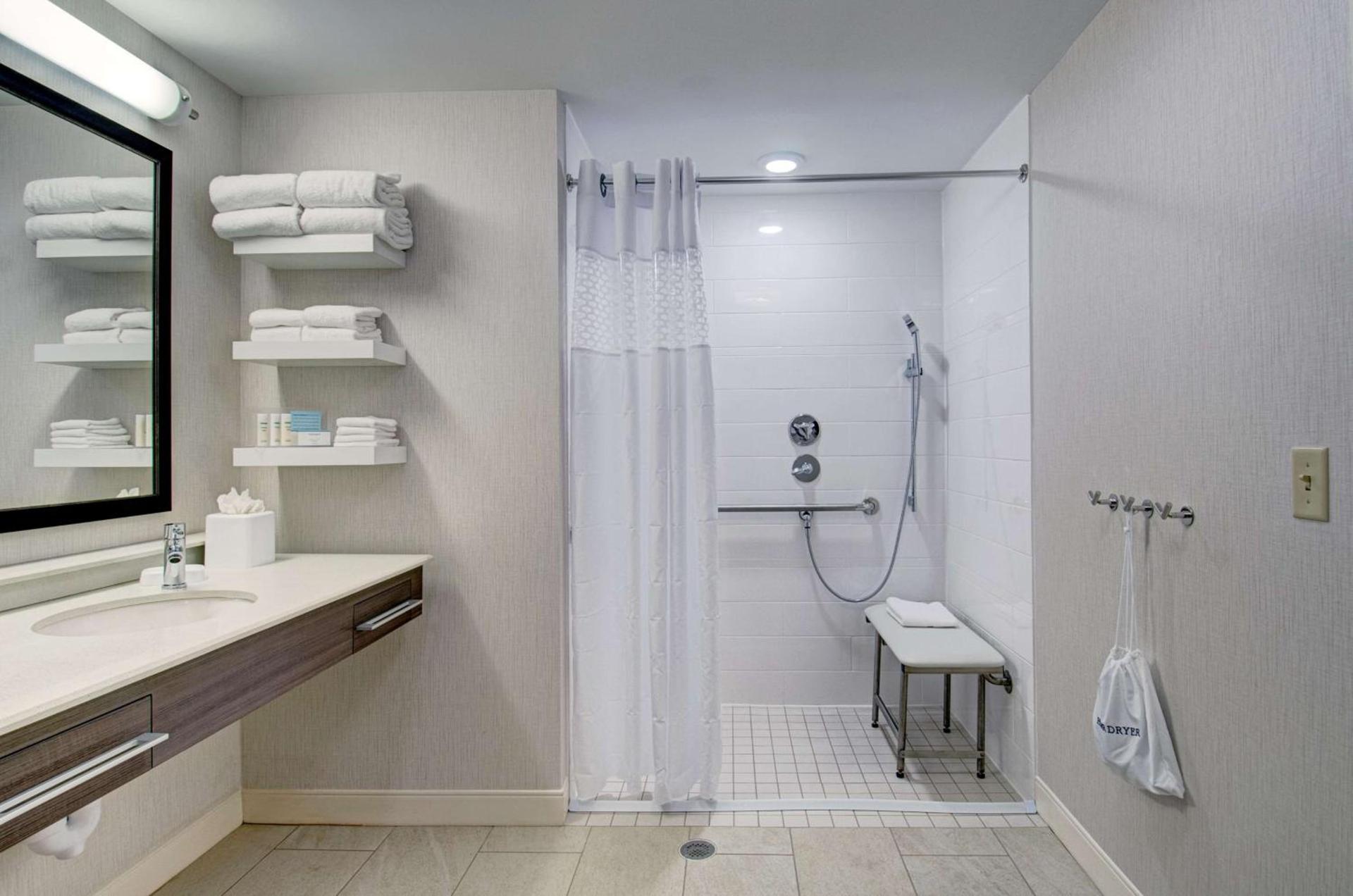 Hampton Inn Boston - Westborough photo 18