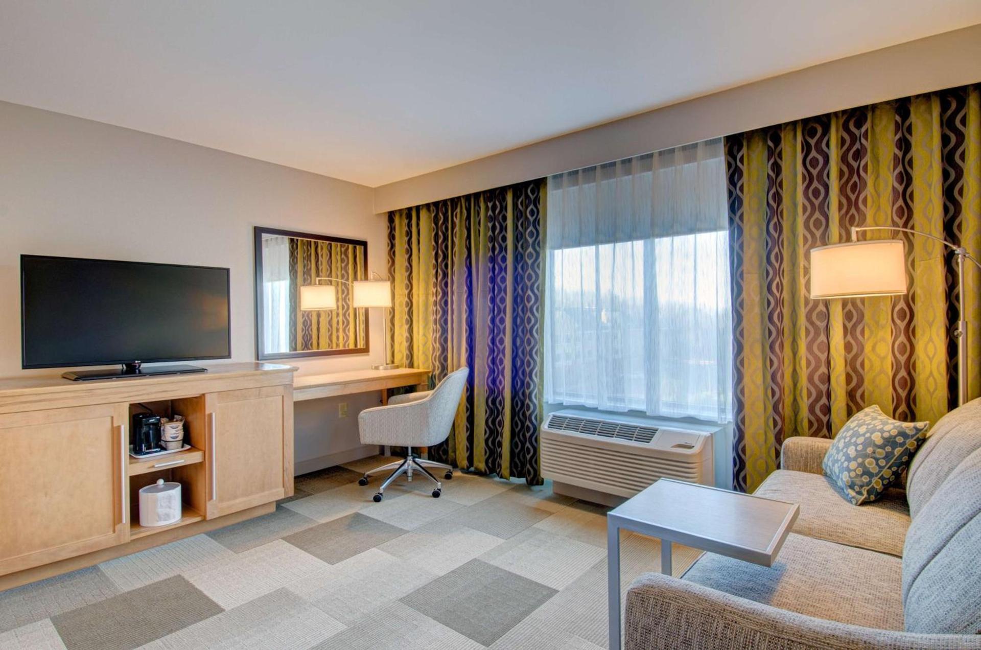 Hampton Inn Boston - Westborough photo 21