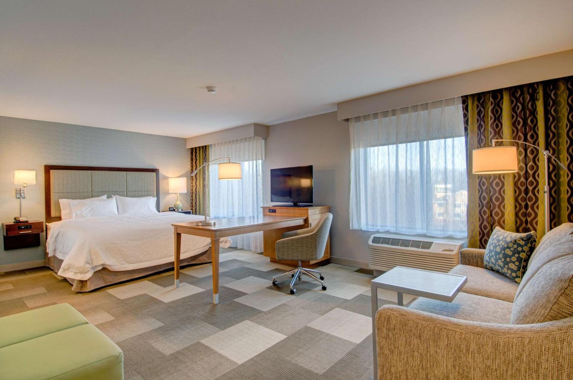 Hampton Inn Boston - Westborough photo 29