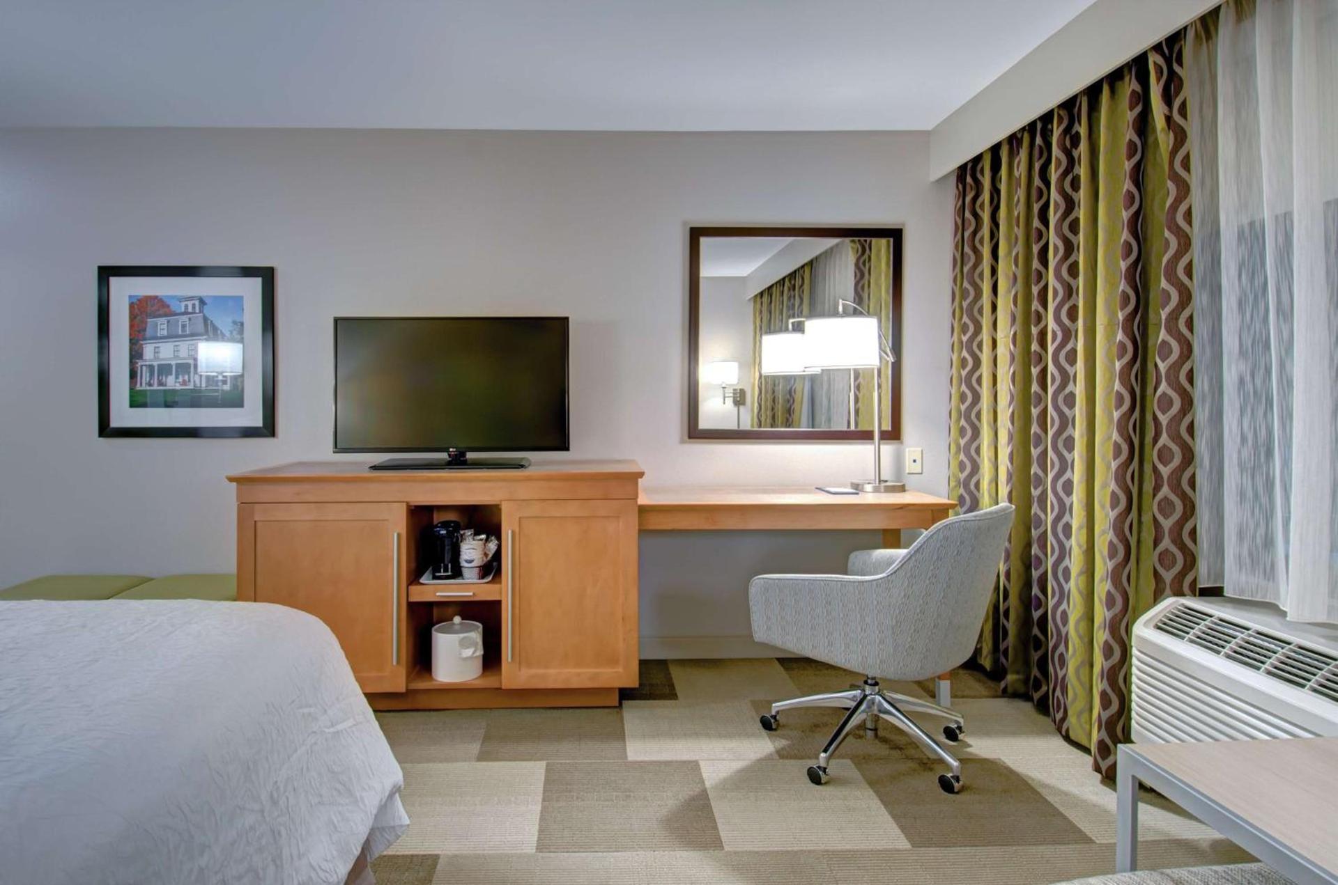 Hampton Inn Boston - Westborough photo 33