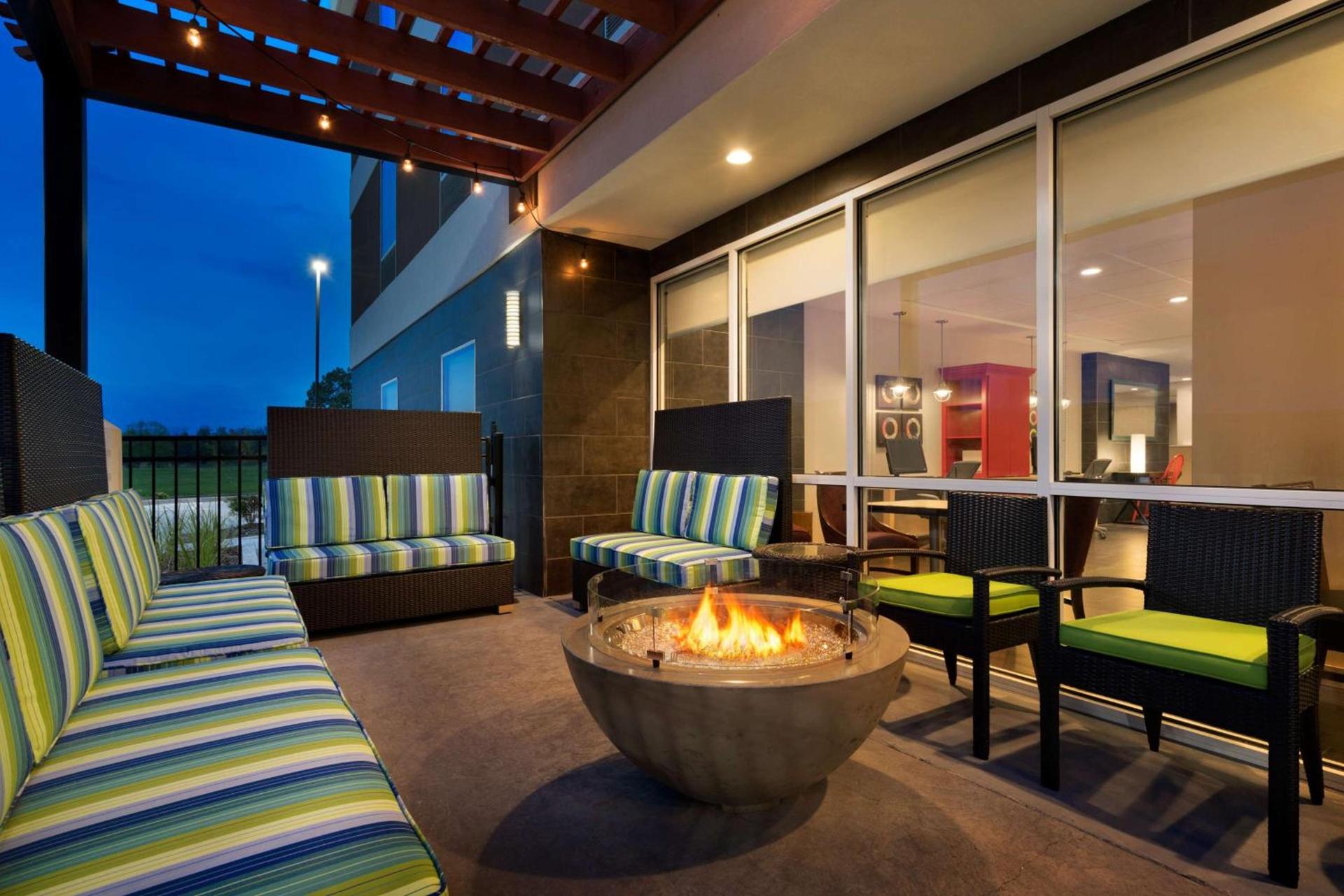 Home2 Suites By Hilton Baton Rouge photo 2