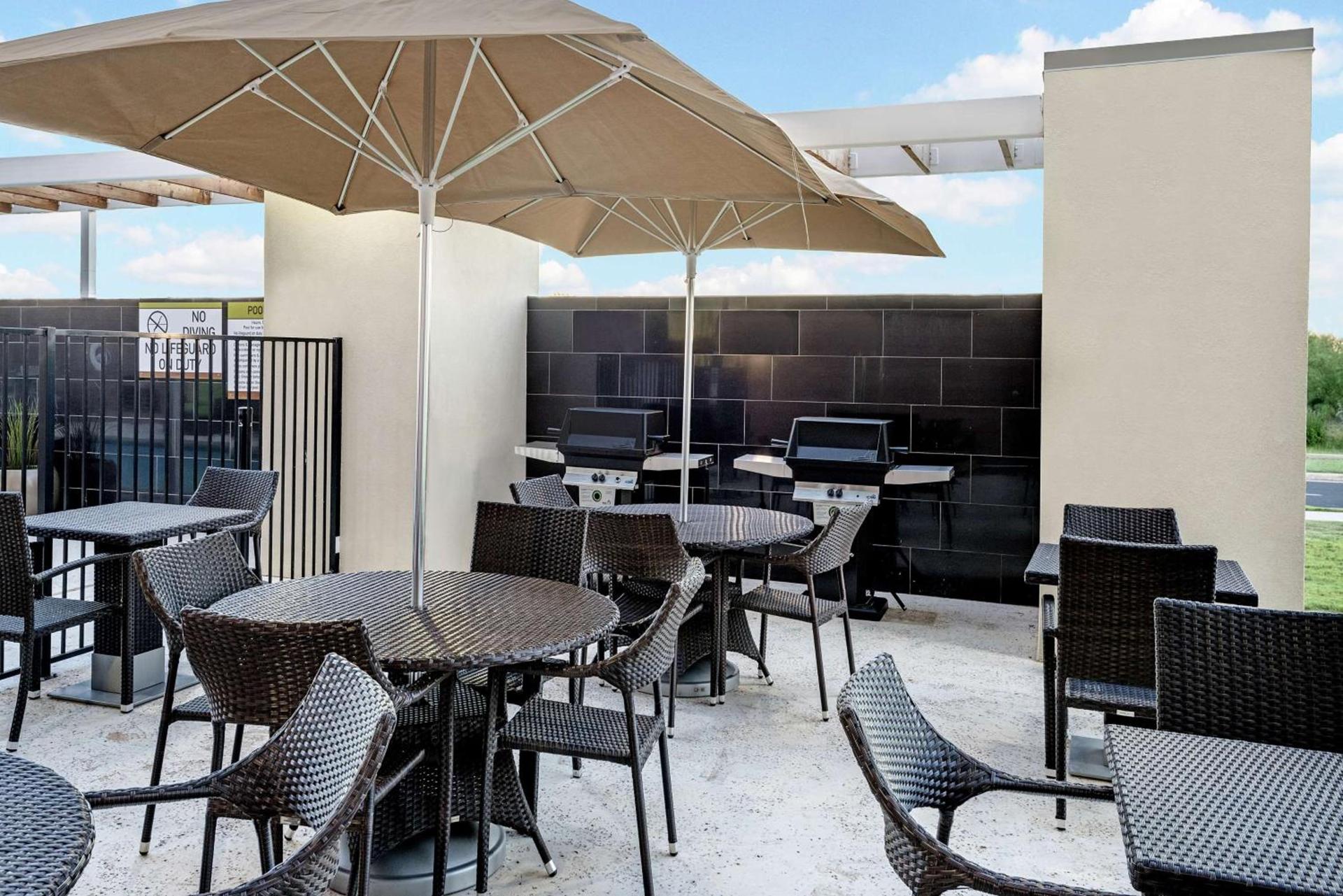 Home2 Suites By Hilton Austin Airport photo 12