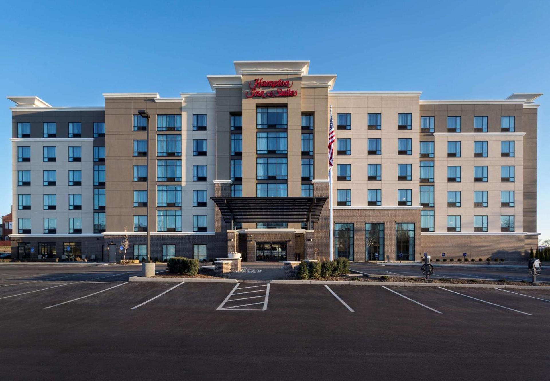 Hampton Inn & Suites Newport/Cincinnati, KY photo 2