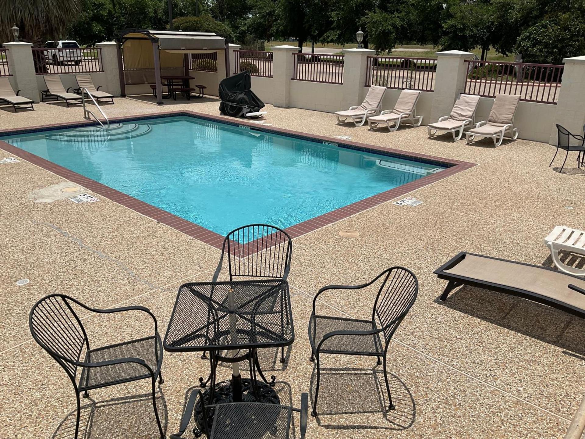 Budget Host Inn and Suites Cameron photo 19