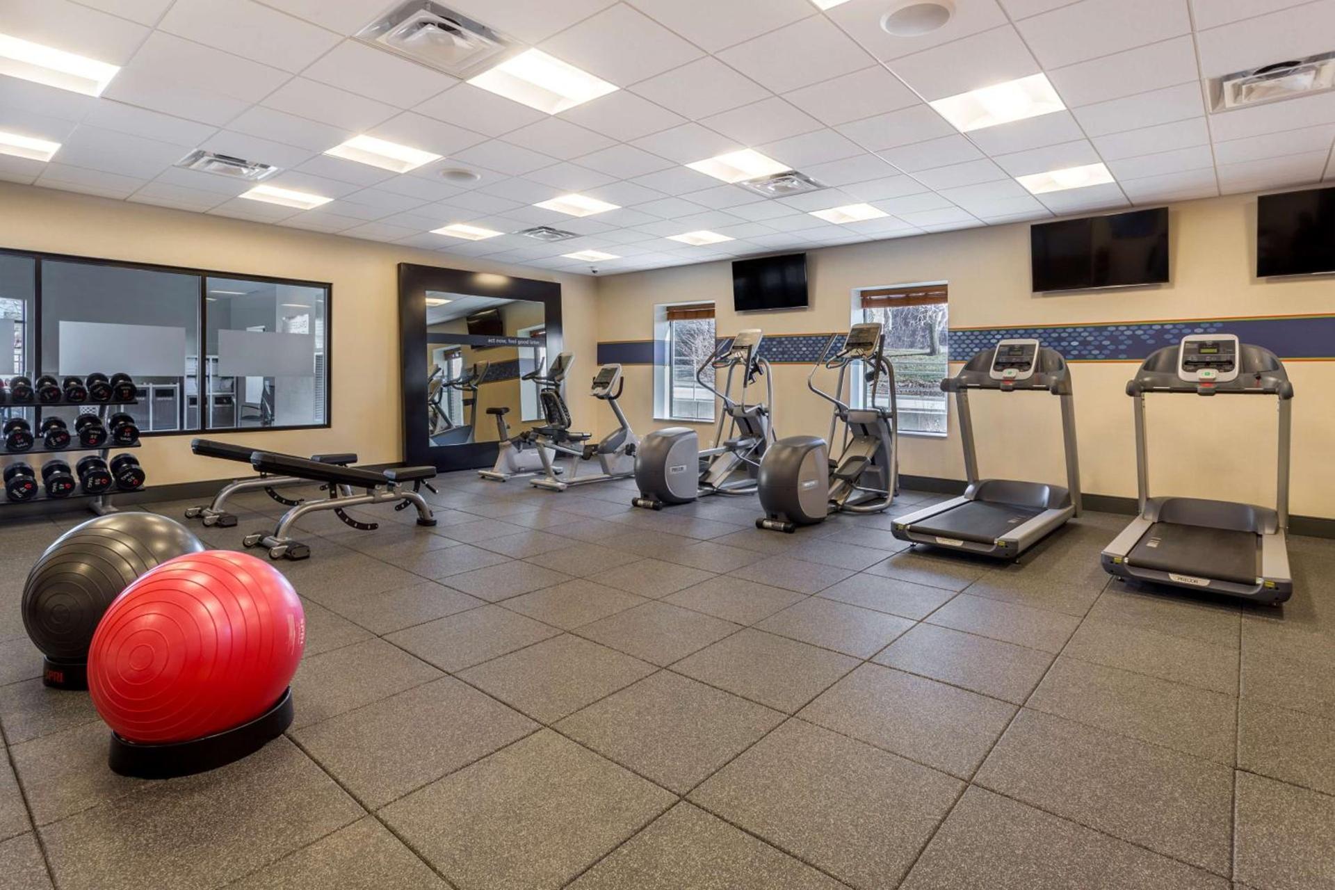 Hampton Inn & Suites Newport/Cincinnati, KY photo 14