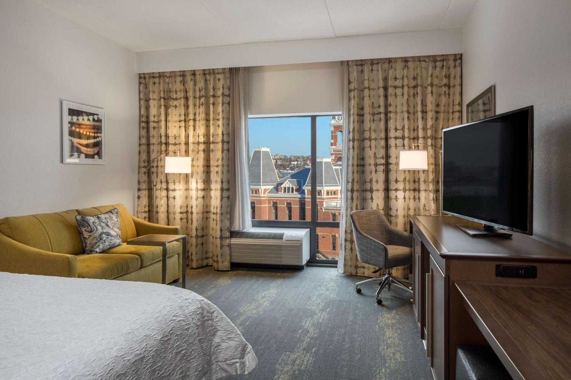 Hampton Inn & Suites Newport/Cincinnati, KY photo 19