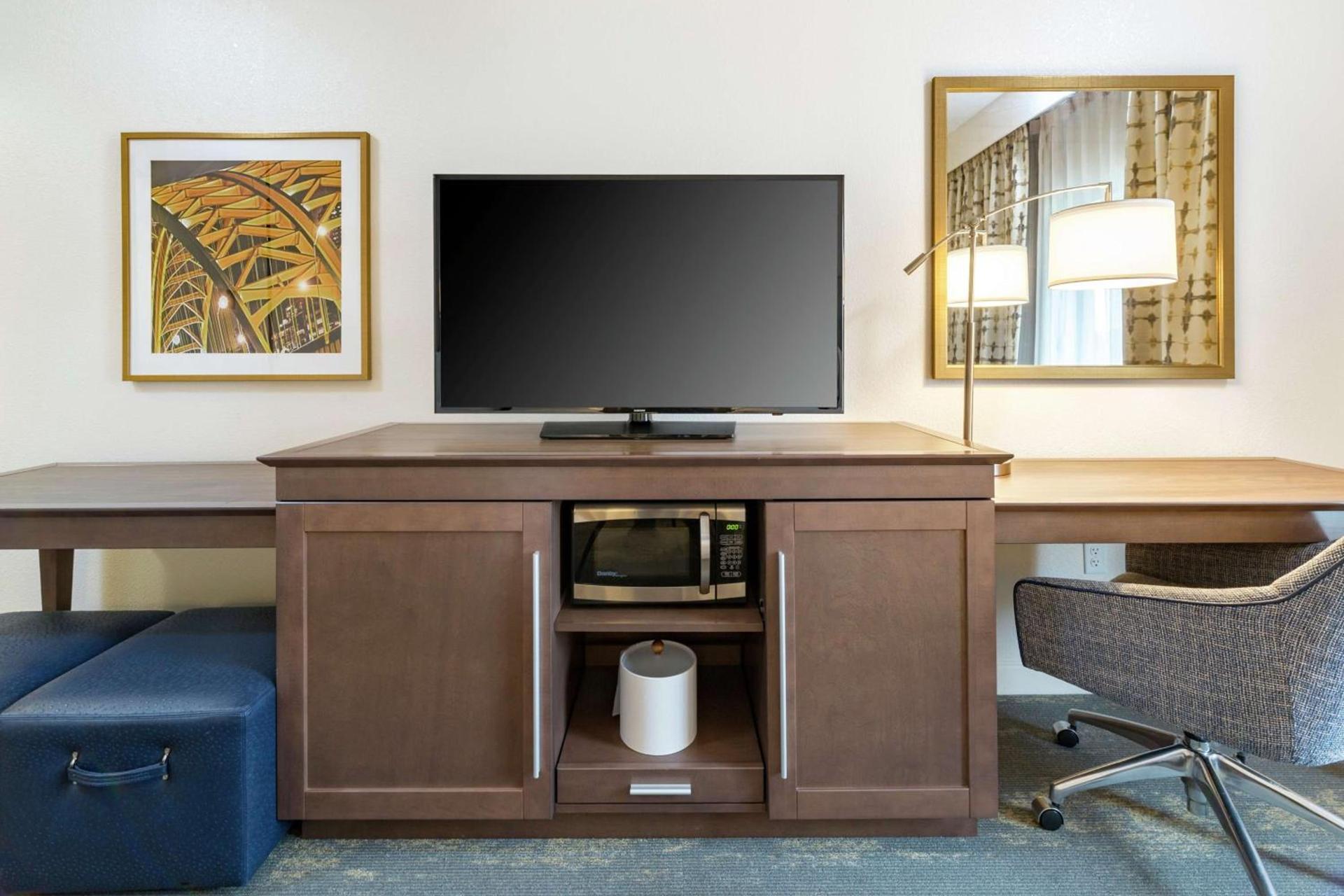 Hampton Inn & Suites Newport/Cincinnati, KY photo 17