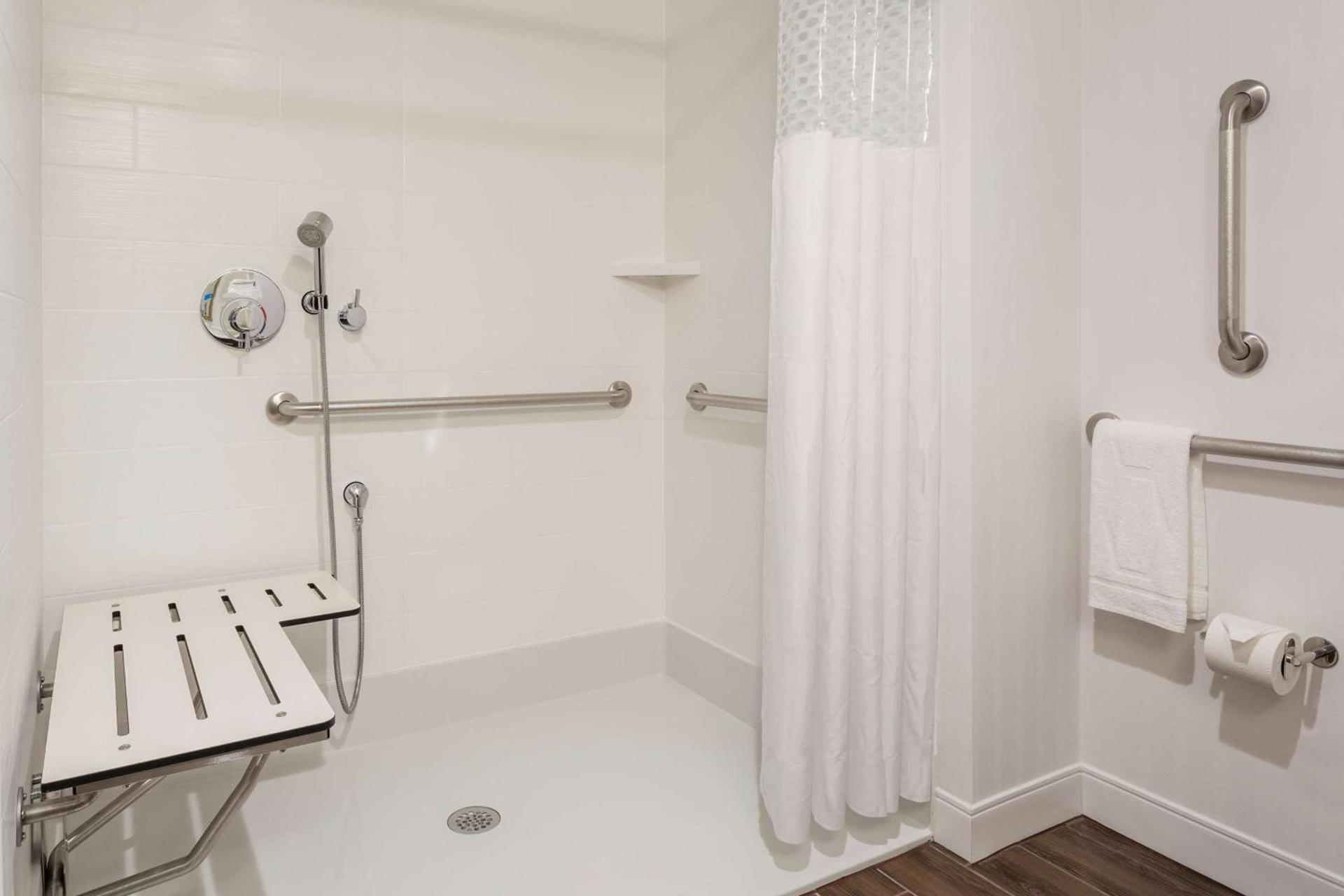 Hampton Inn & Suites Newport/Cincinnati, KY photo 22