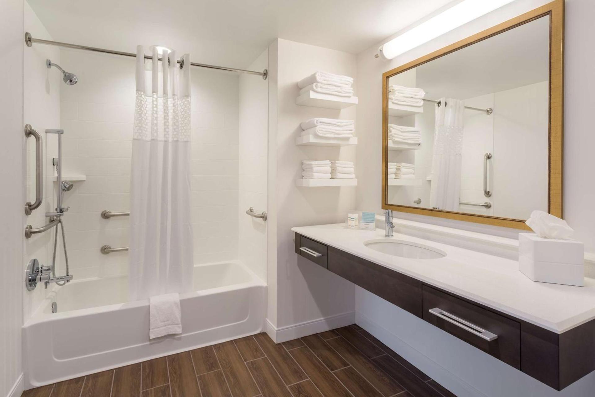 Hampton Inn & Suites Newport/Cincinnati, KY photo 26