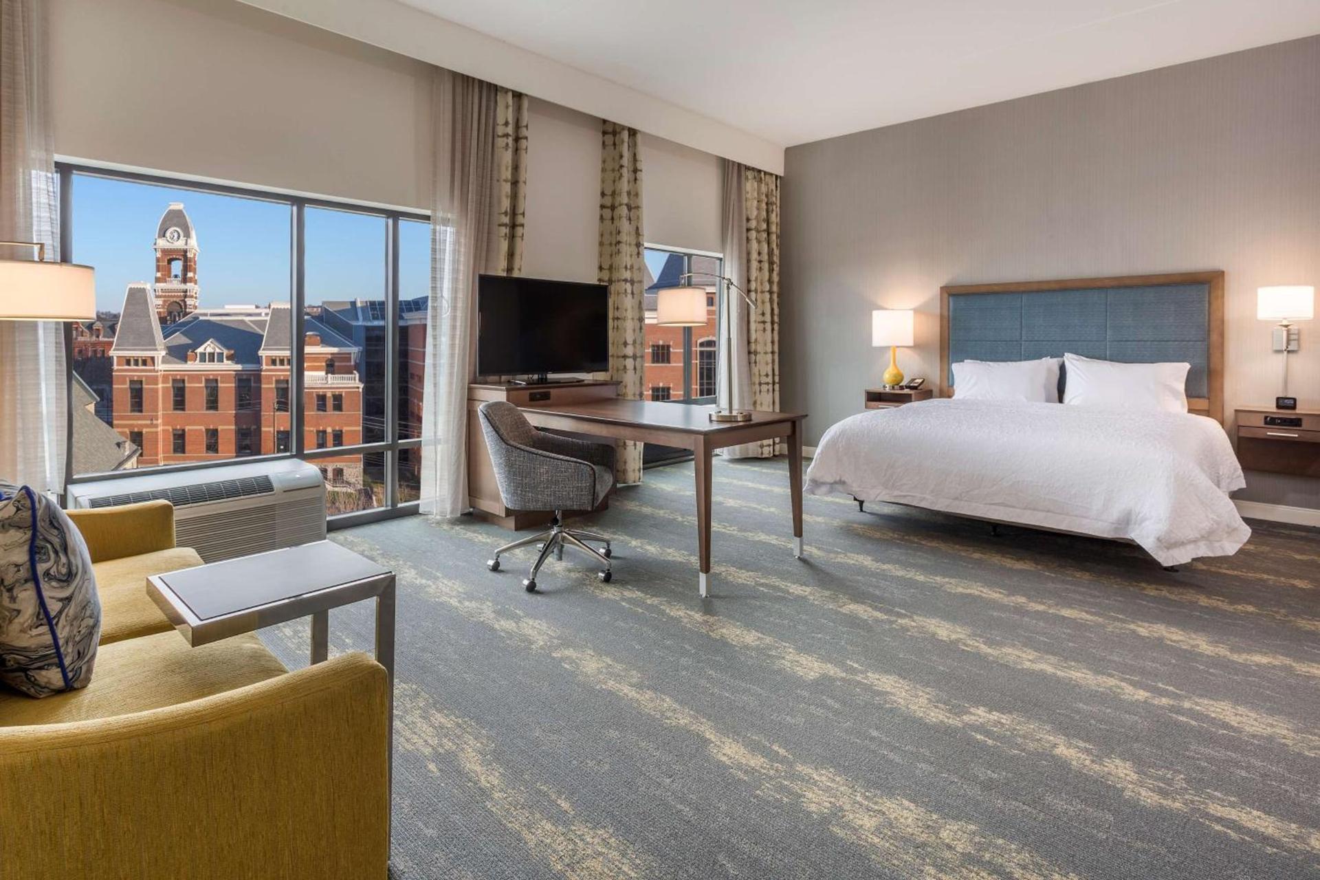 Hampton Inn & Suites Newport/Cincinnati, KY photo 28