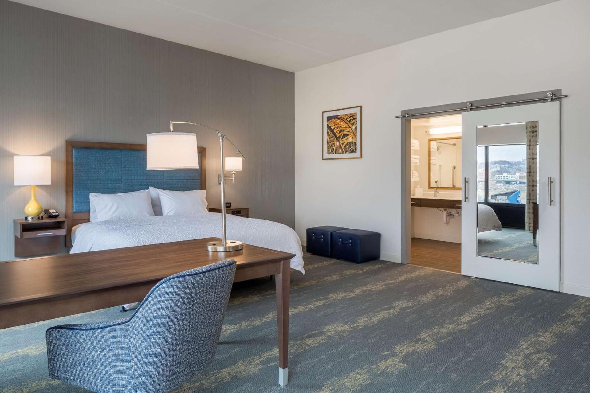 Hampton Inn & Suites Newport/Cincinnati, KY photo 29