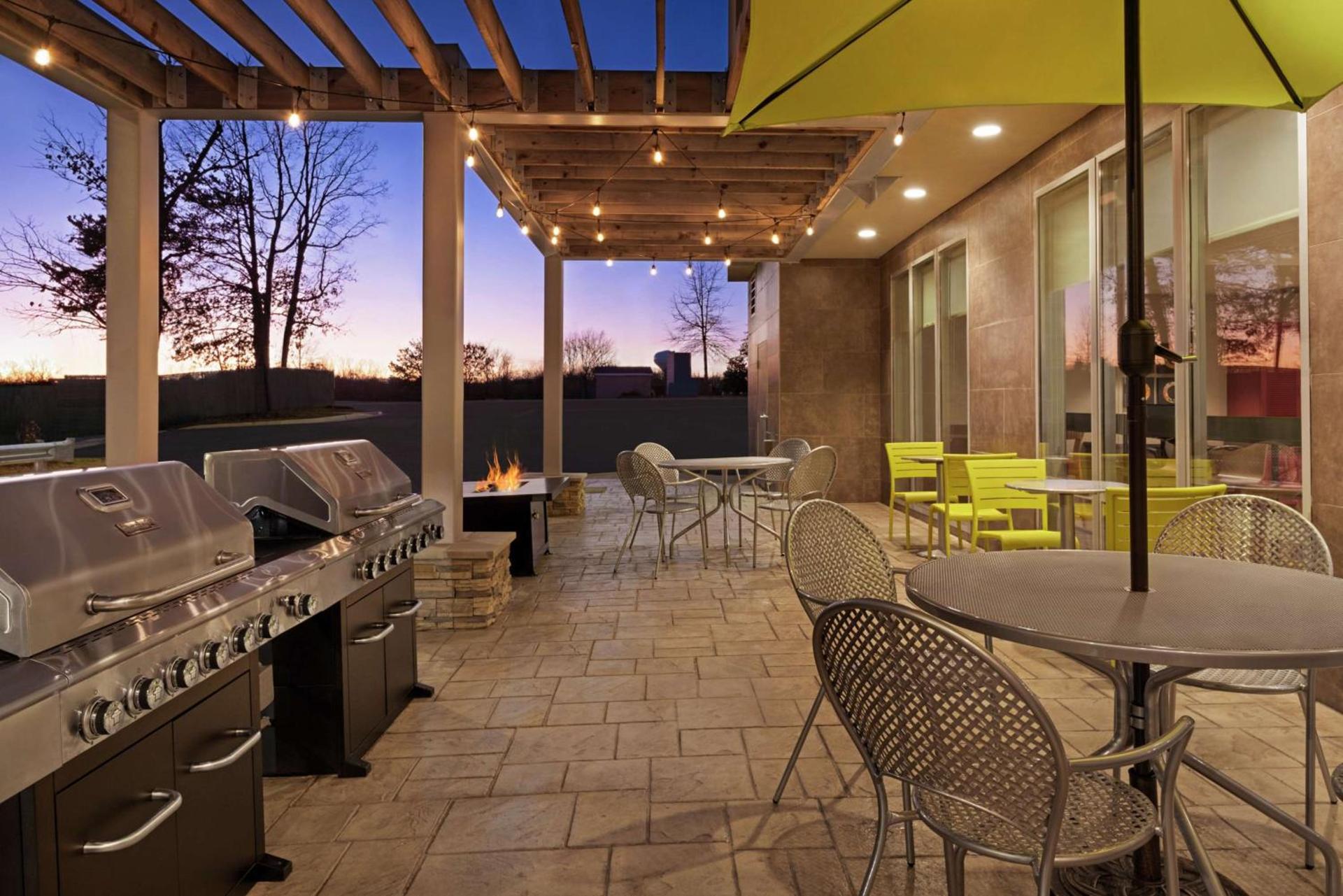 Home2 Suites by Hilton Woodbridge Potomac Mills photo 16