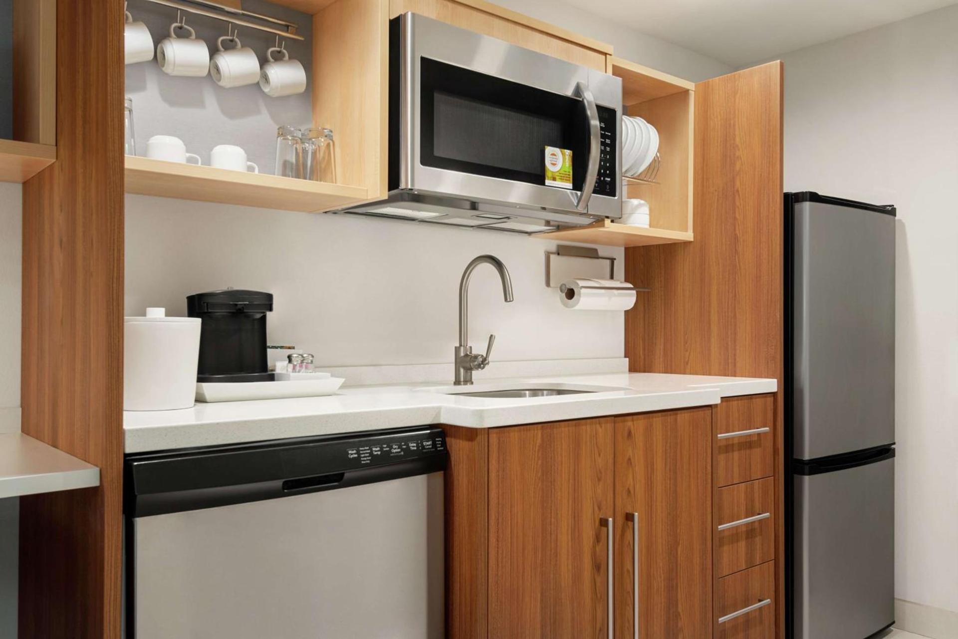 Home2 Suites by Hilton Woodbridge Potomac Mills photo 8