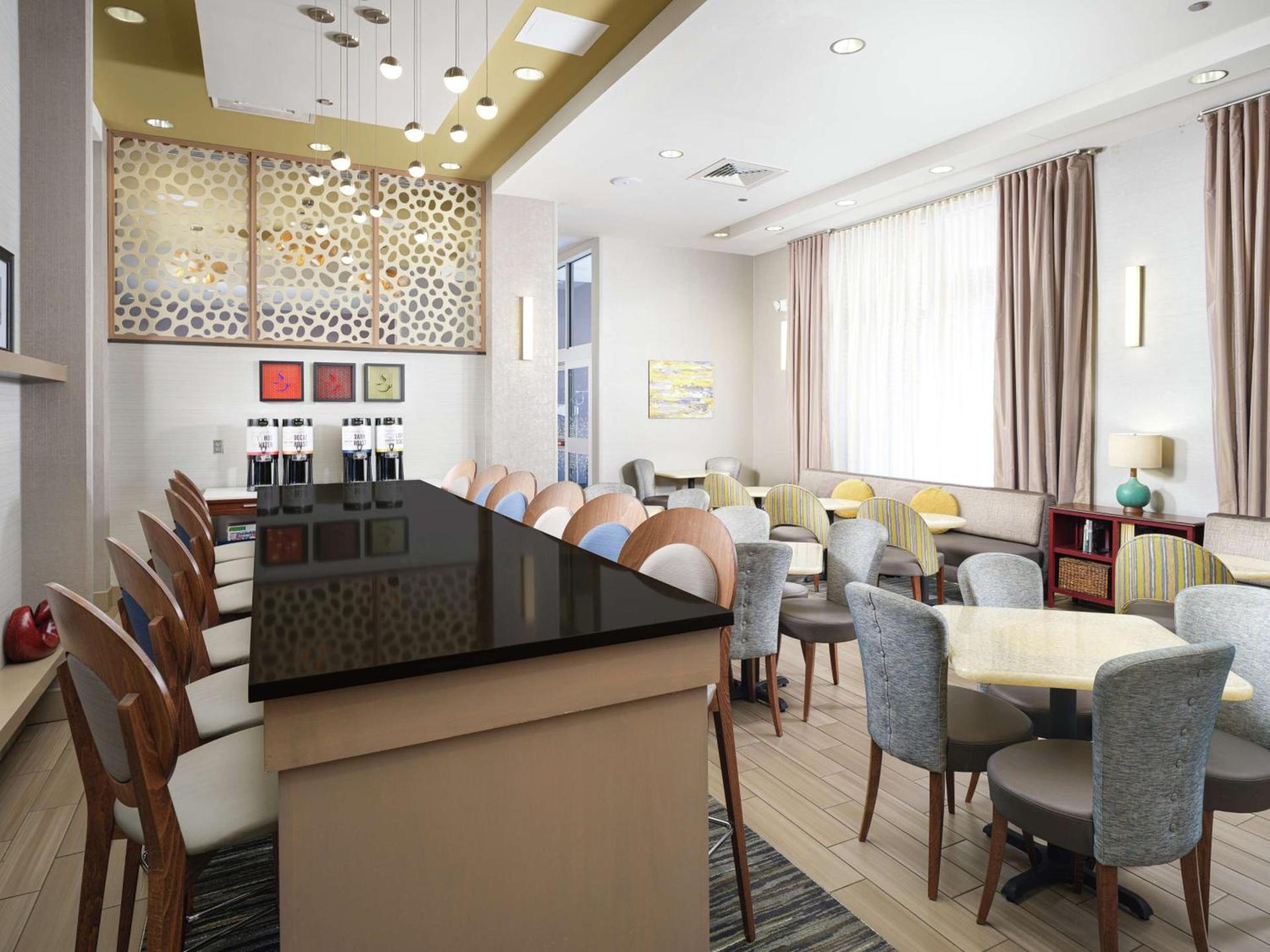 Hampton Inn Wilmington Downtown photo 8
