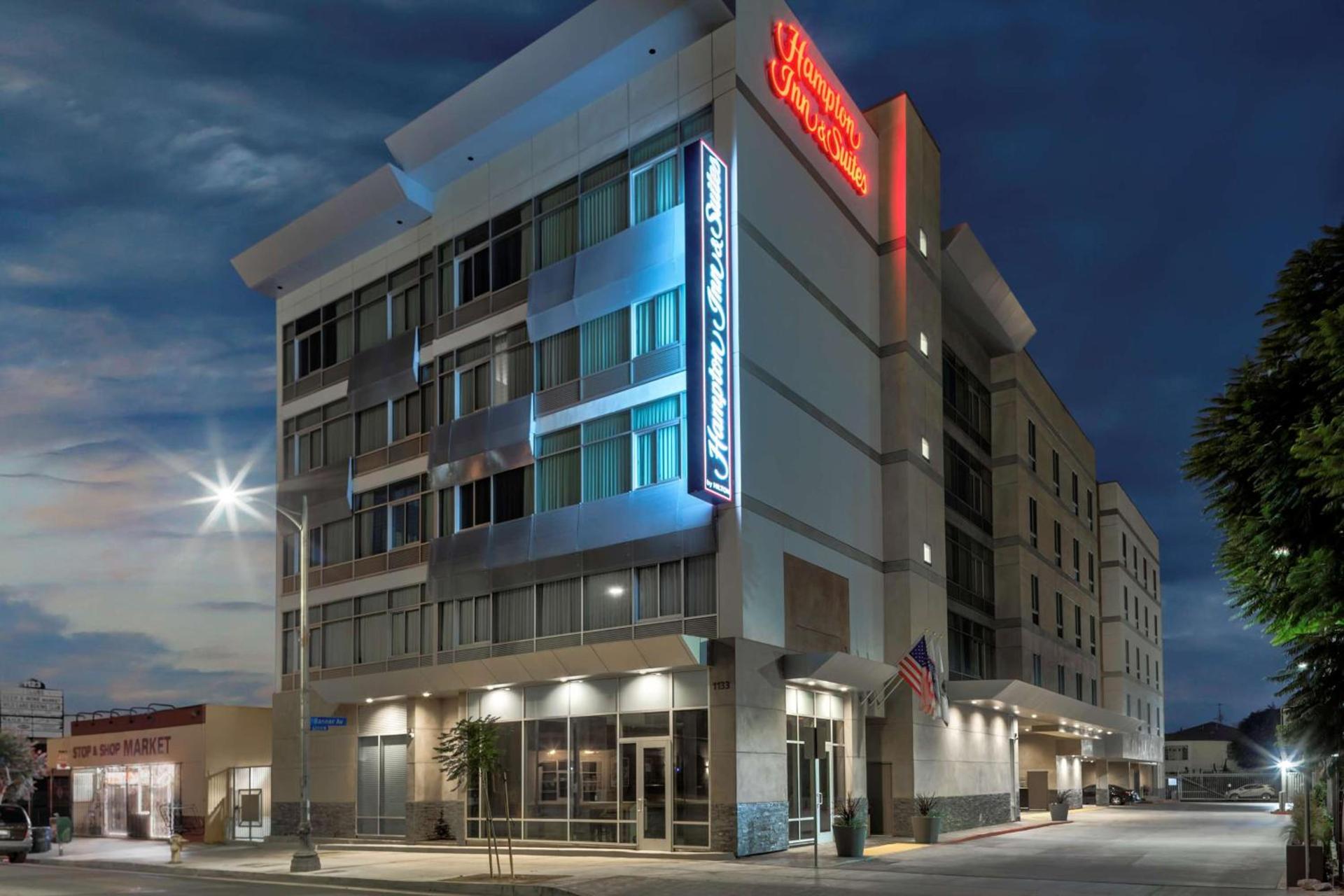 Hampton Inn & Suites Los Angeles/Hollywood, CA photo 2