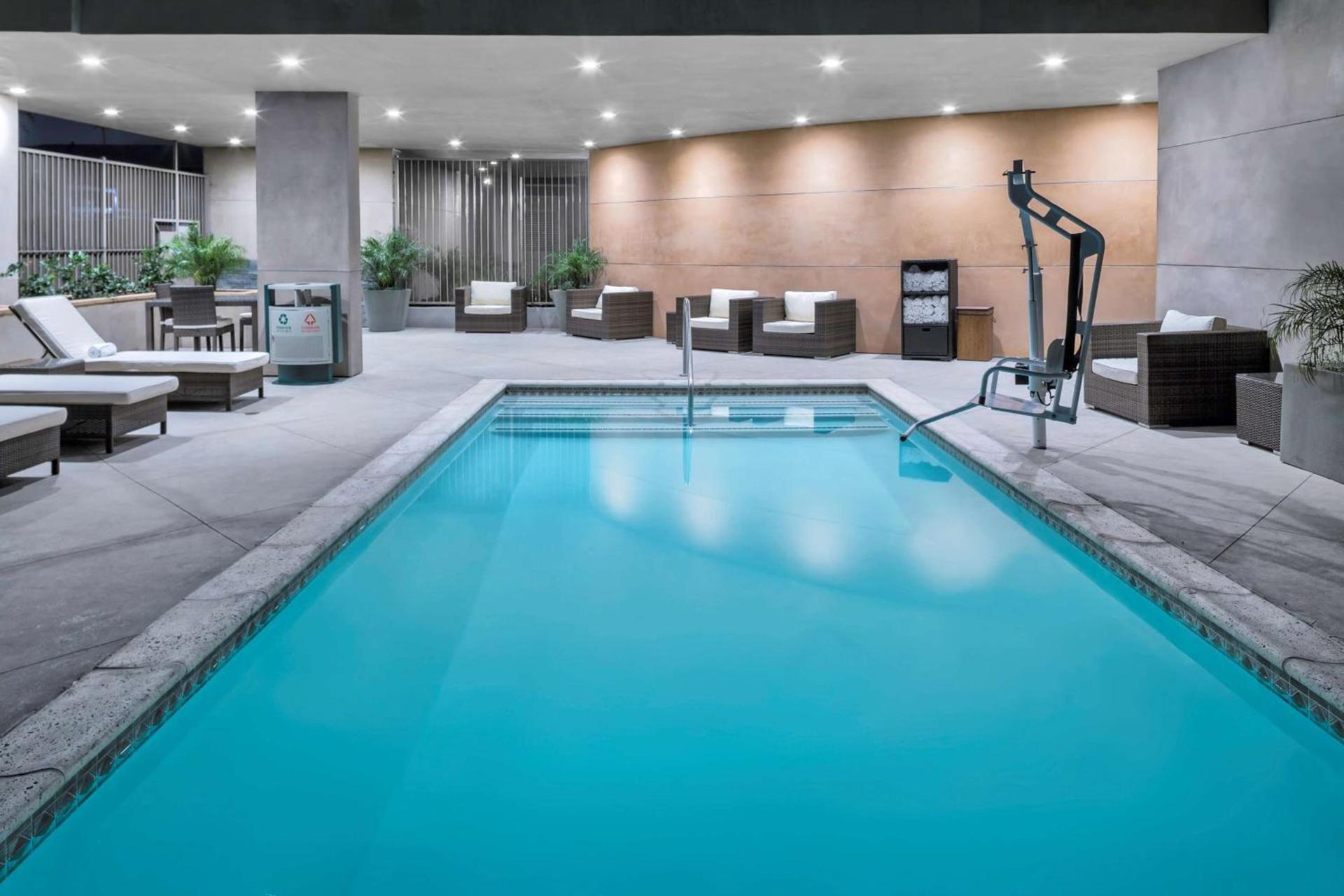Hampton Inn & Suites Los Angeles/Hollywood, CA photo 6