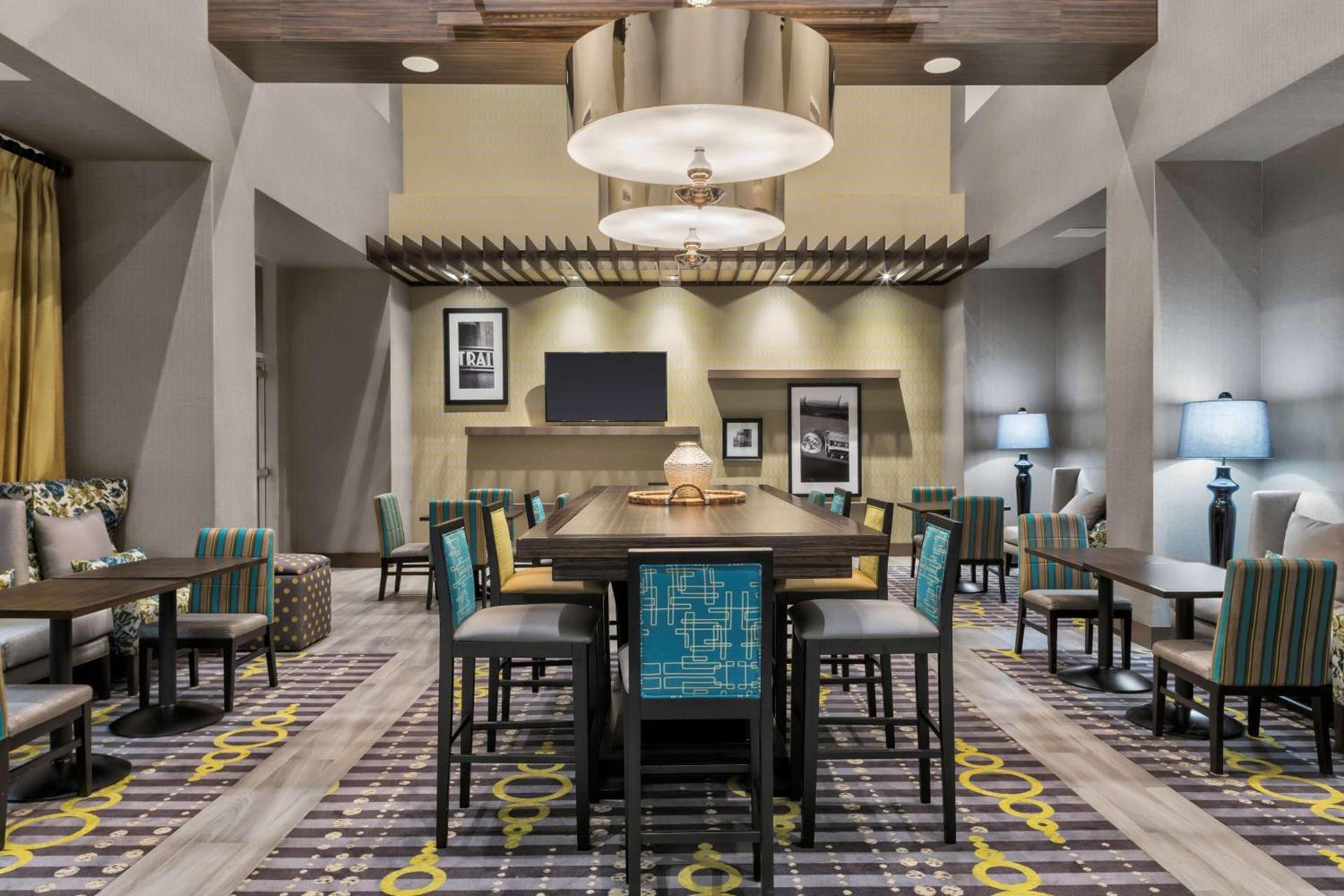 Hampton Inn & Suites Los Angeles/Hollywood, CA photo 12